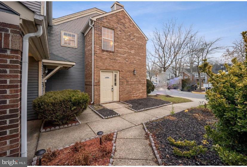 VILLAGES OF MARLBOROUGH - Residential Lease