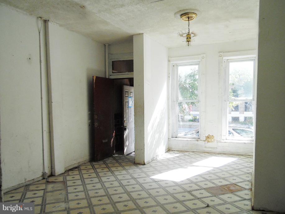 JOHNSTON SQUARE - Residential