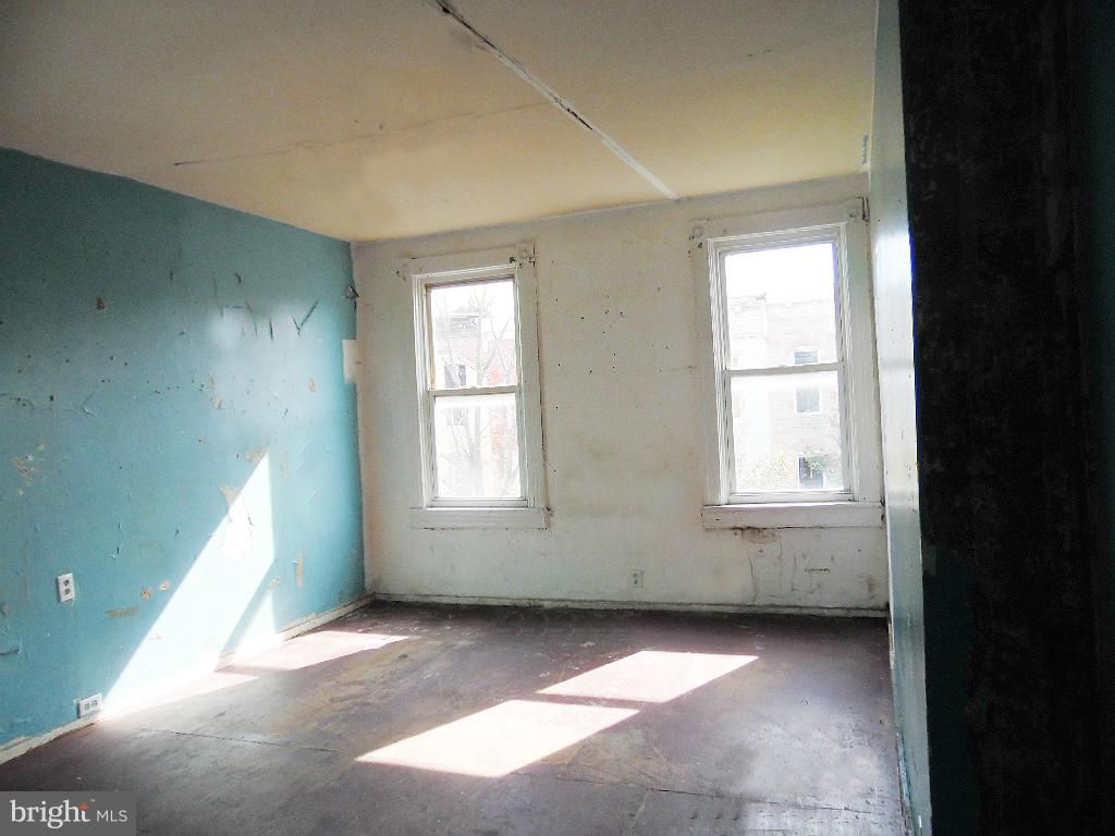 JOHNSTON SQUARE - Residential