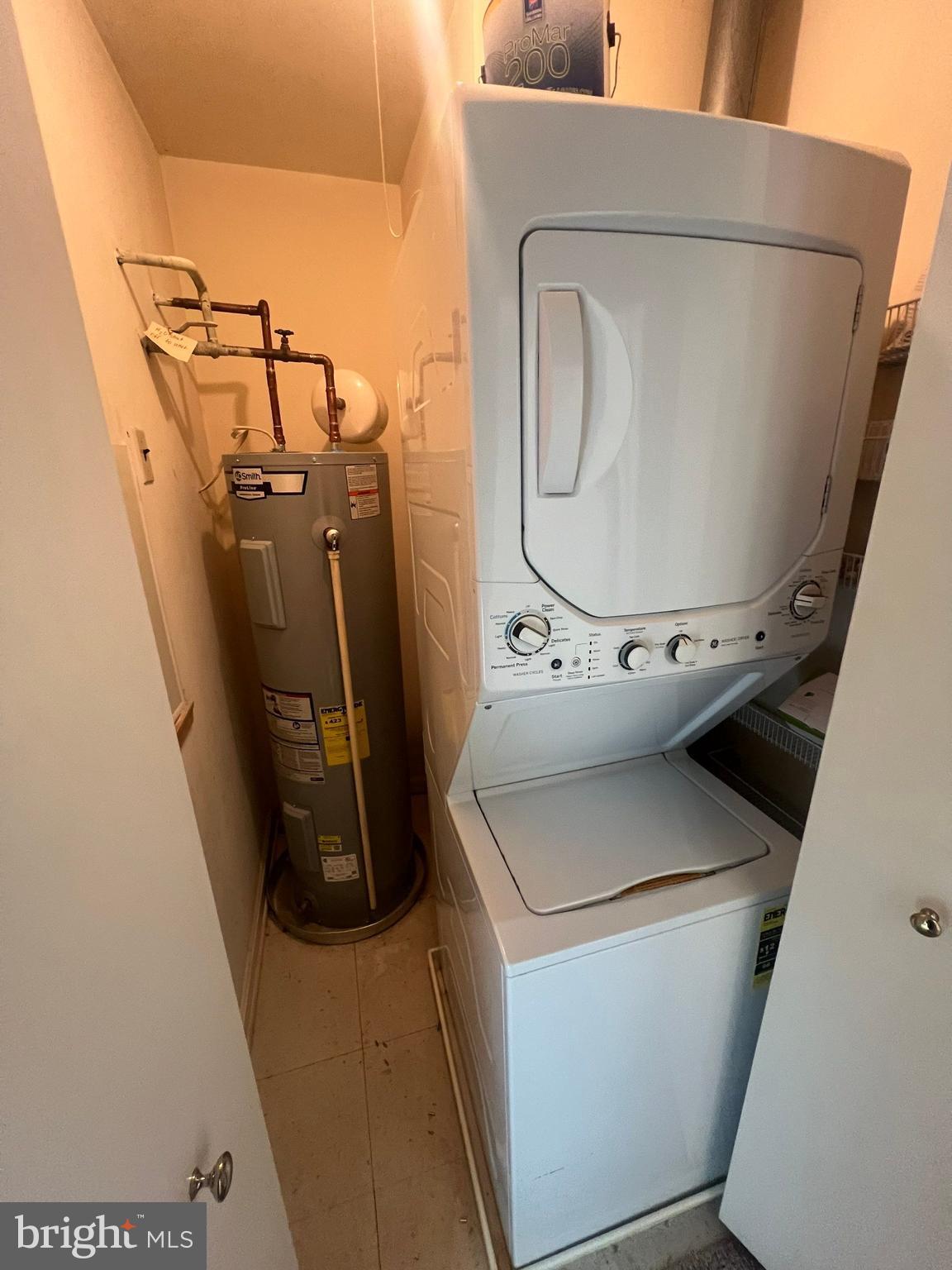 CROMWELL FOUNTAIN - Residential