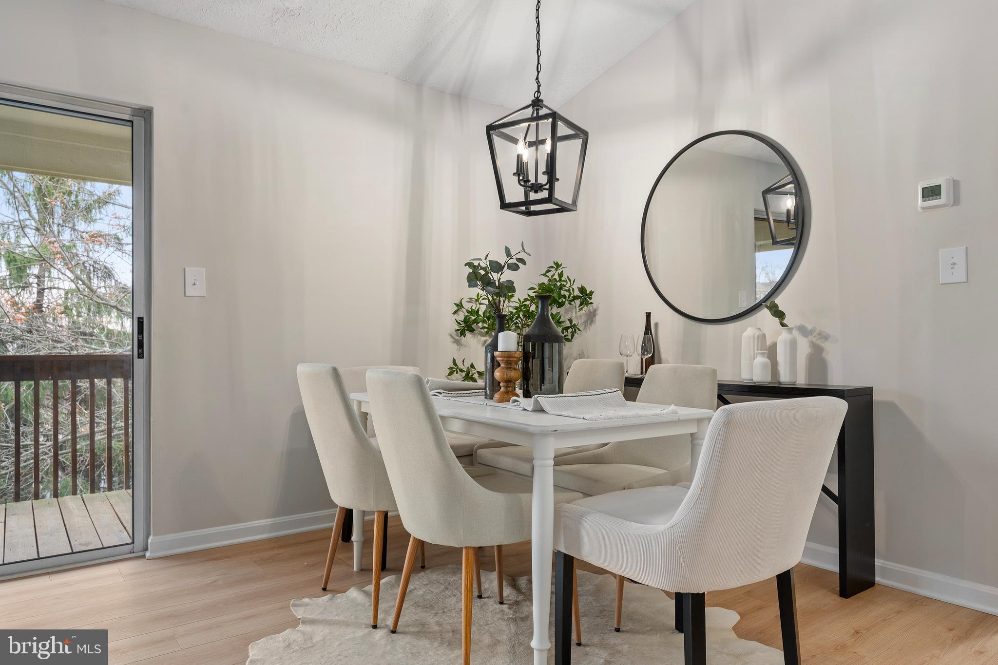 CROMWELL FOUNTAIN - Residential