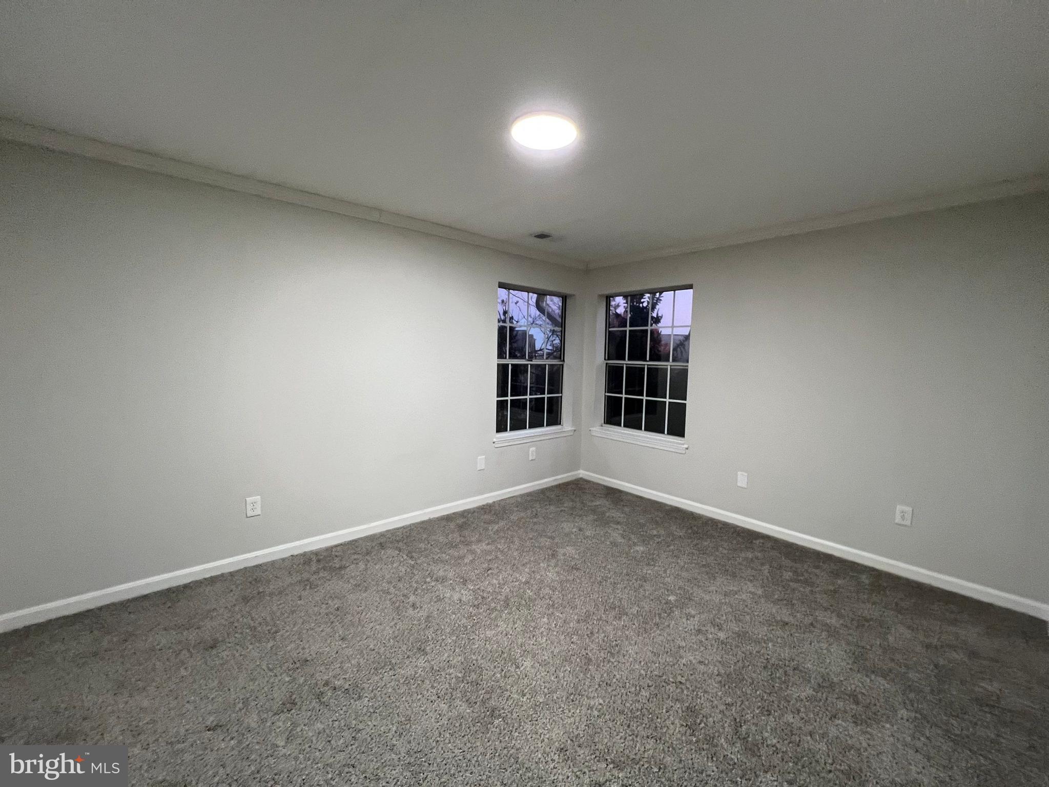 CROMWELL FOUNTAIN - Residential