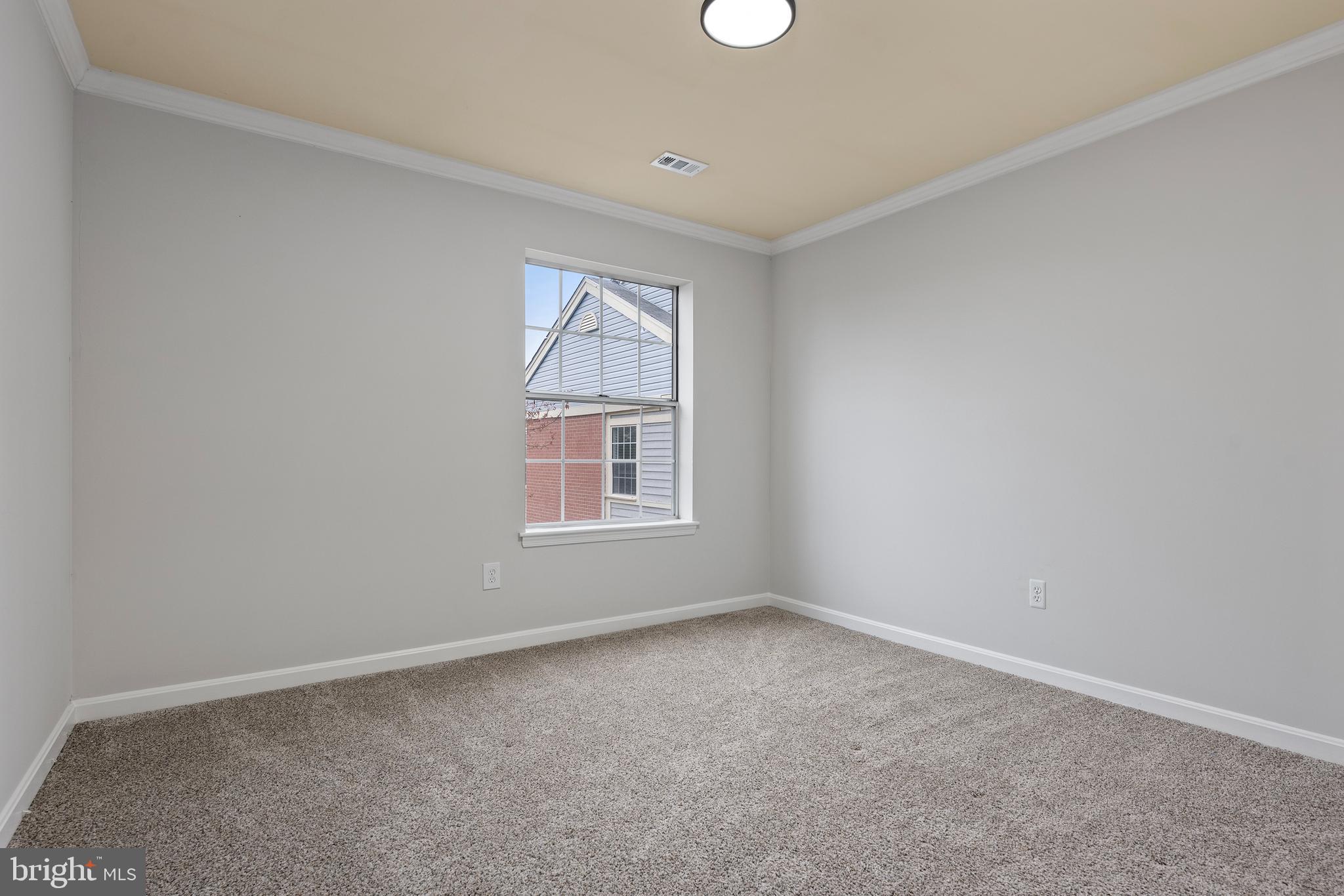 CROMWELL FOUNTAIN - Residential