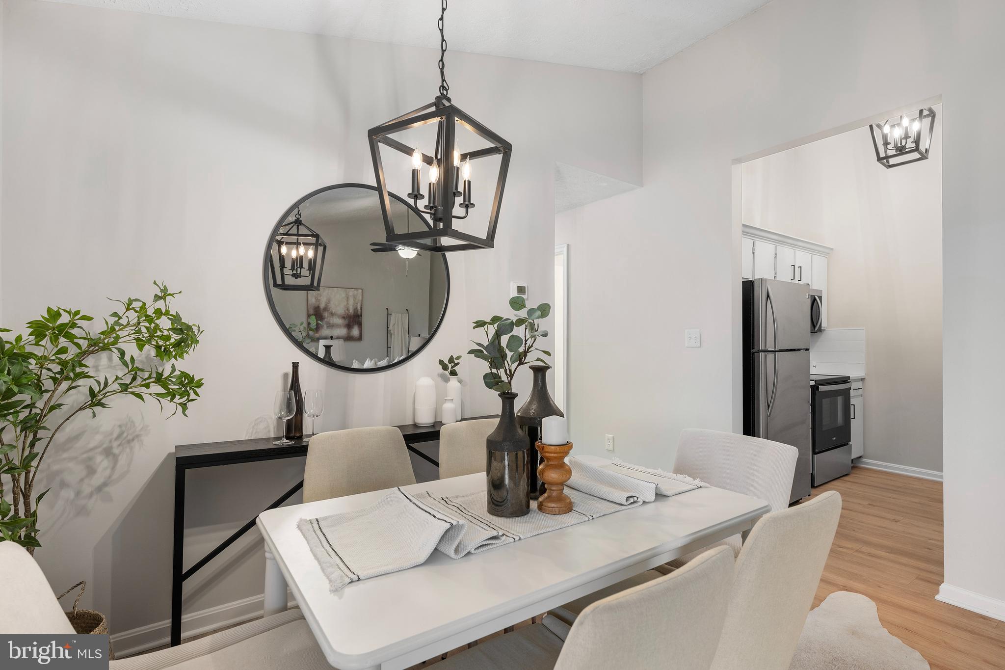 CROMWELL FOUNTAIN - Residential