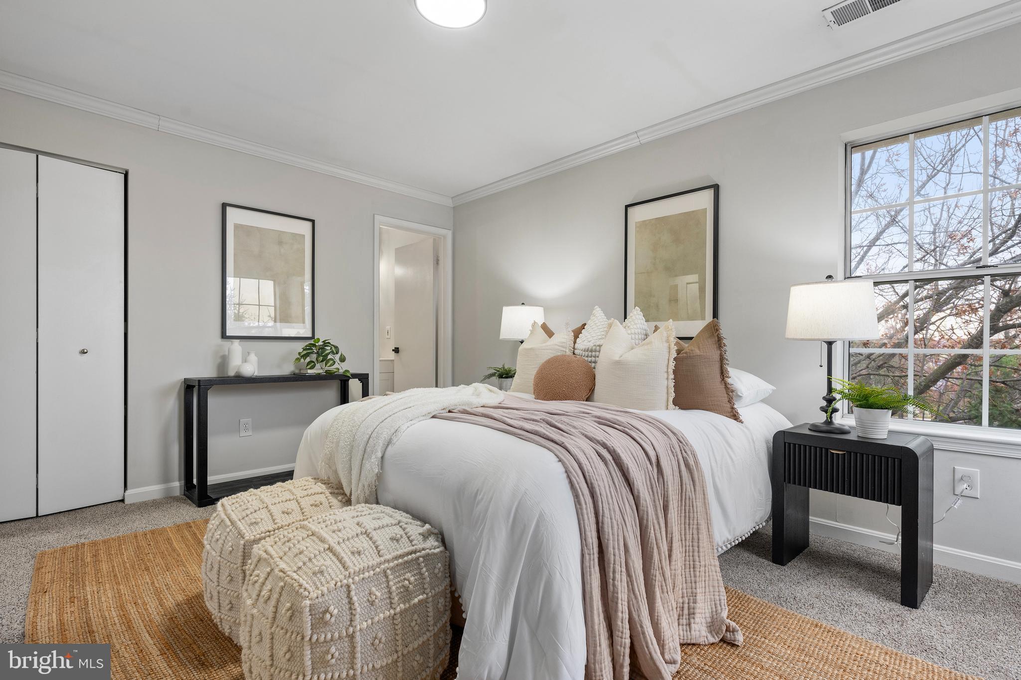 CROMWELL FOUNTAIN - Residential