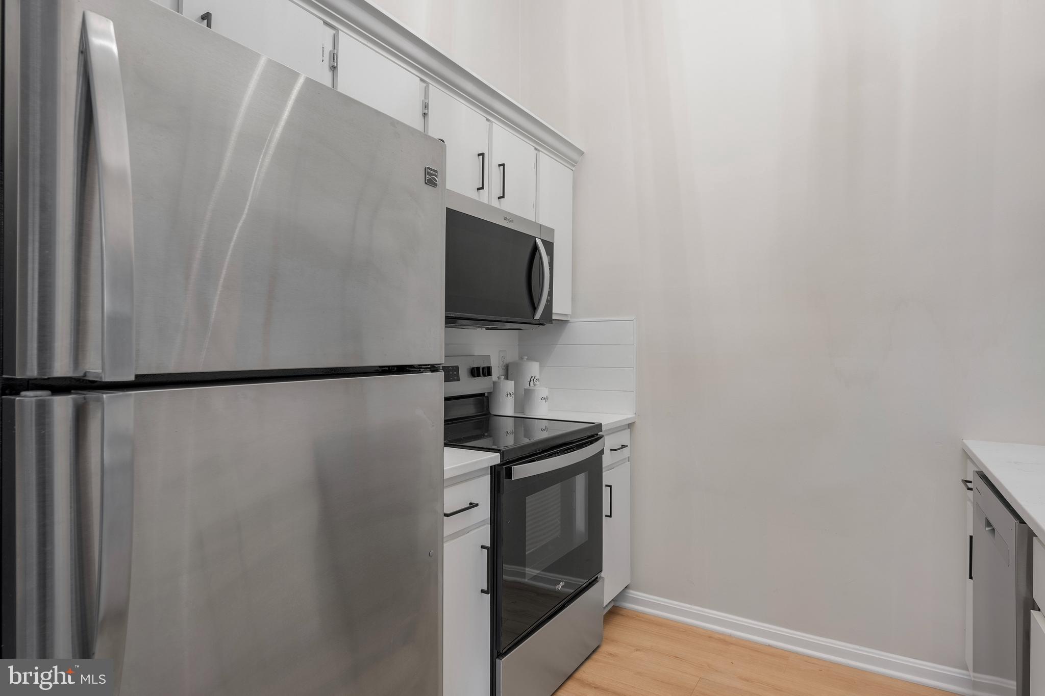 CROMWELL FOUNTAIN - Residential