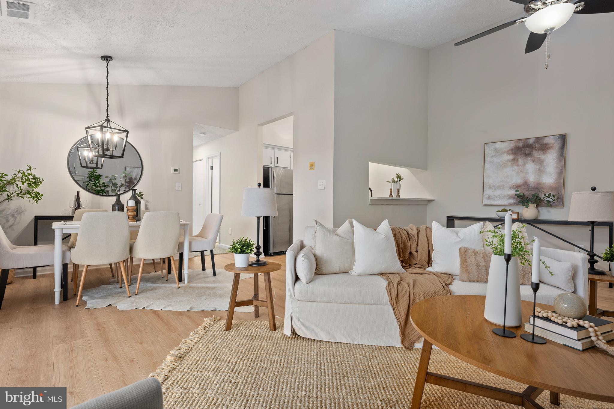 CROMWELL FOUNTAIN - Residential