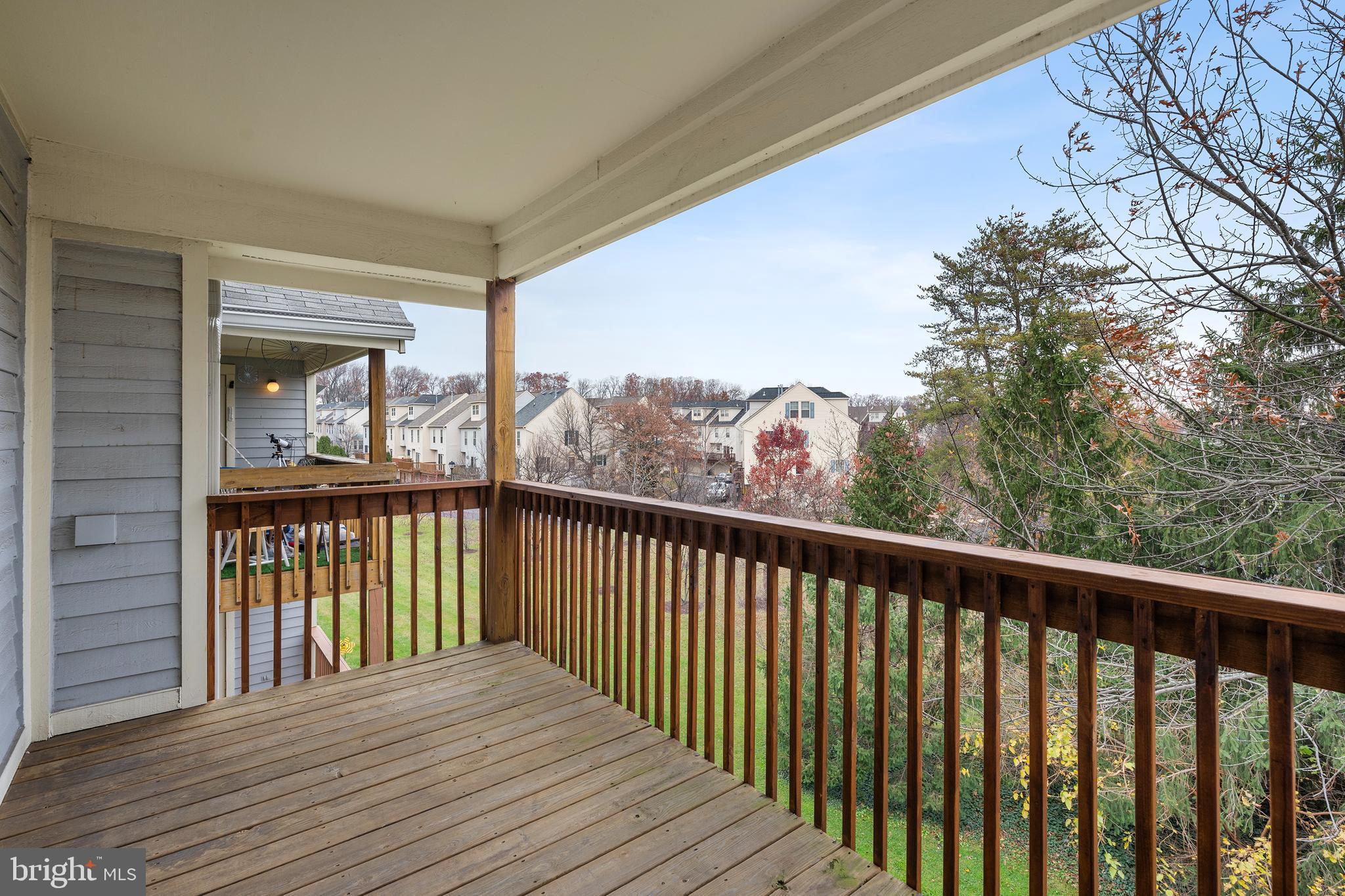 CROMWELL FOUNTAIN - Residential