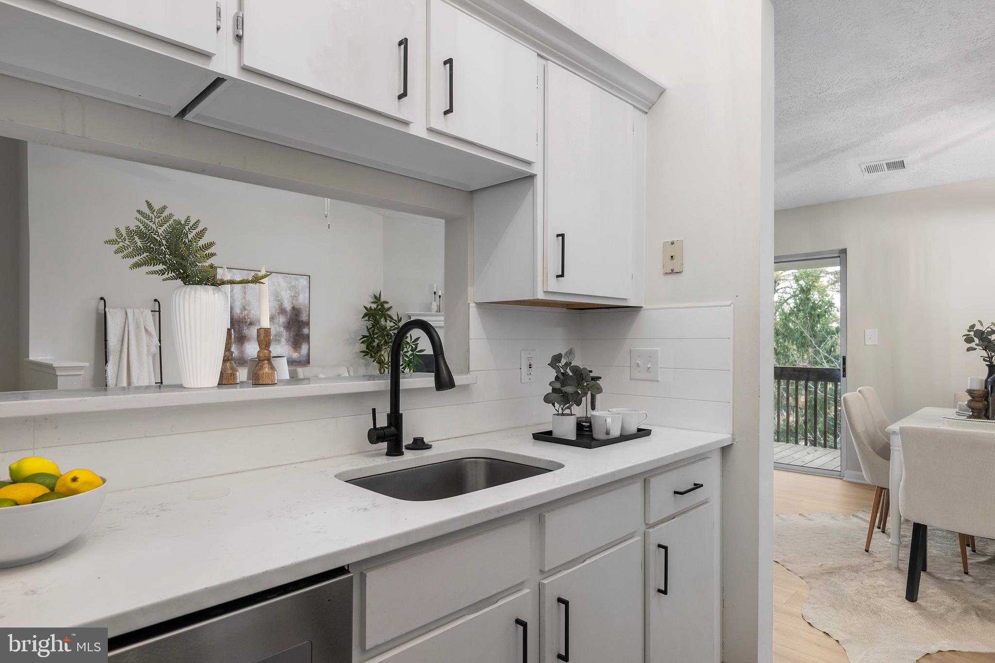 CROMWELL FOUNTAIN - Residential