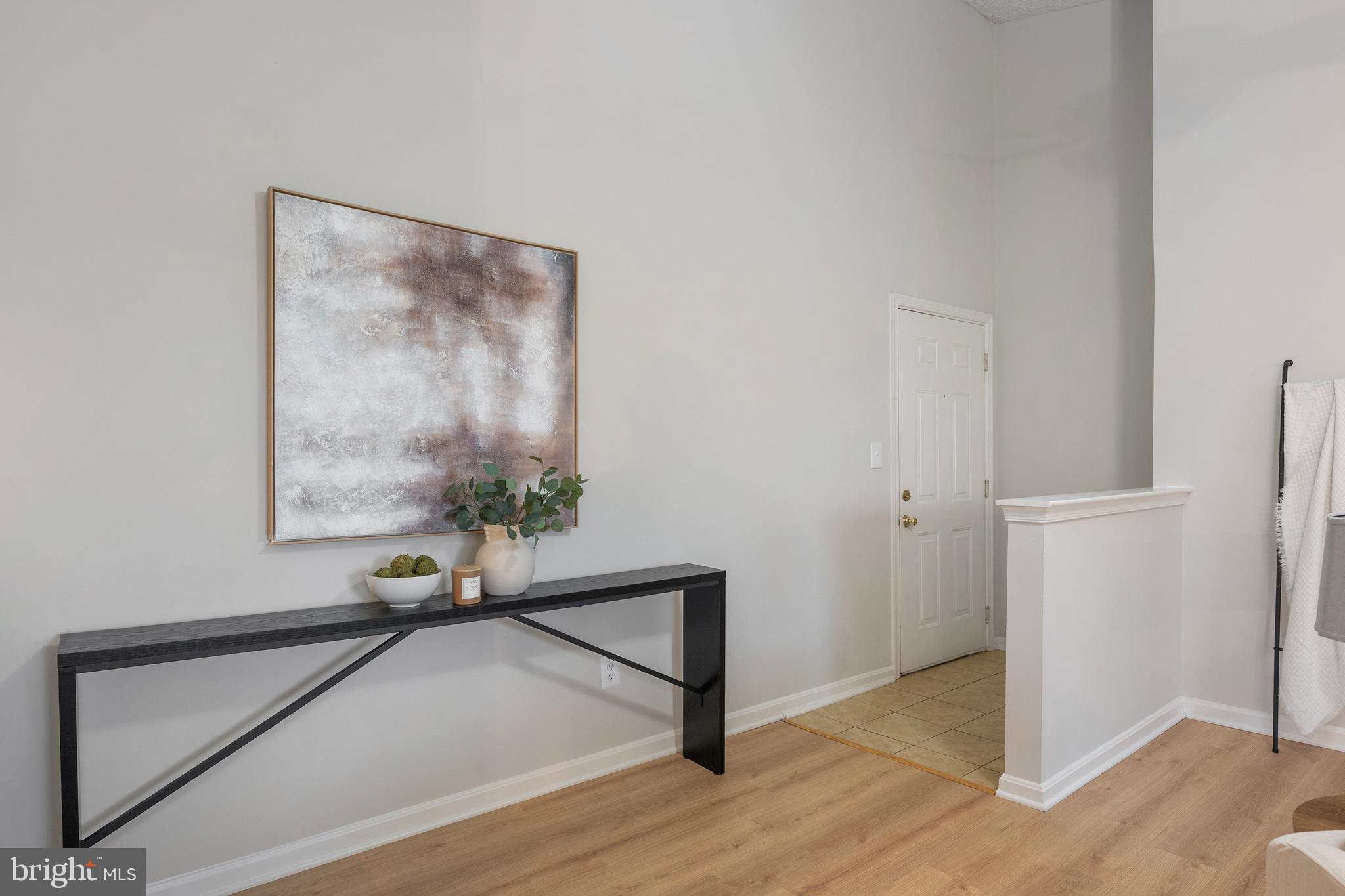 CROMWELL FOUNTAIN - Residential