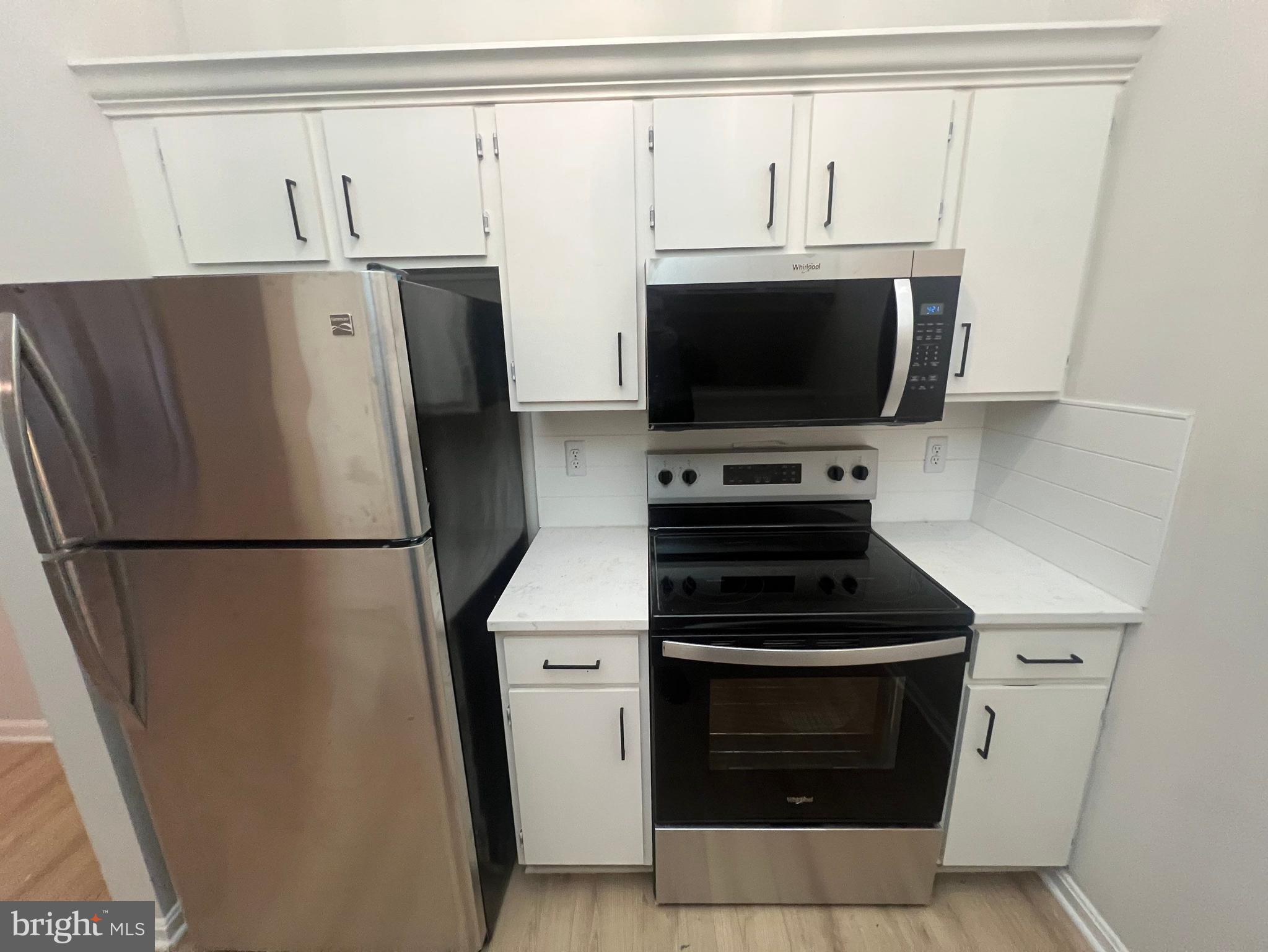 CROMWELL FOUNTAIN - Residential