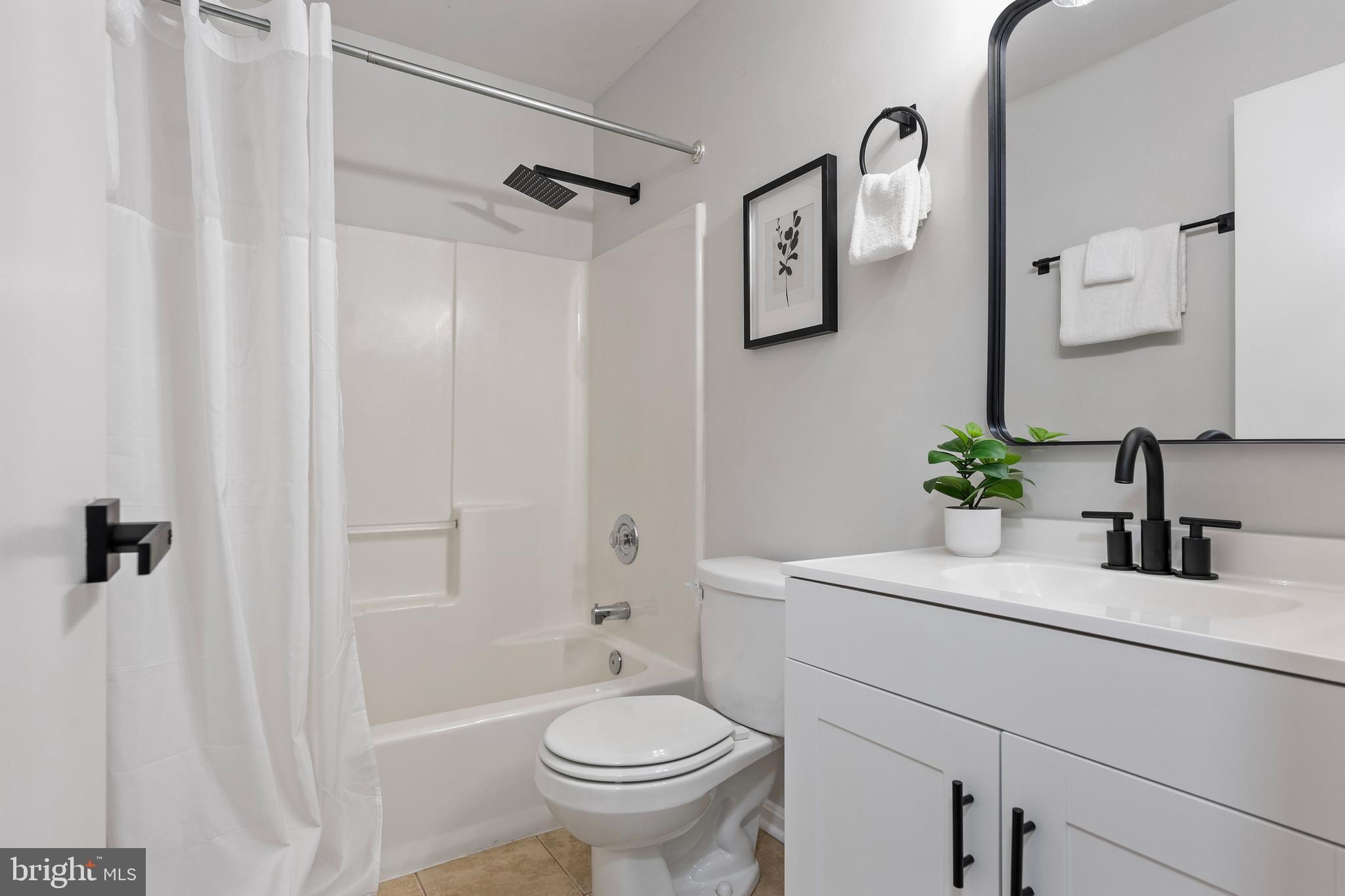 CROMWELL FOUNTAIN - Residential