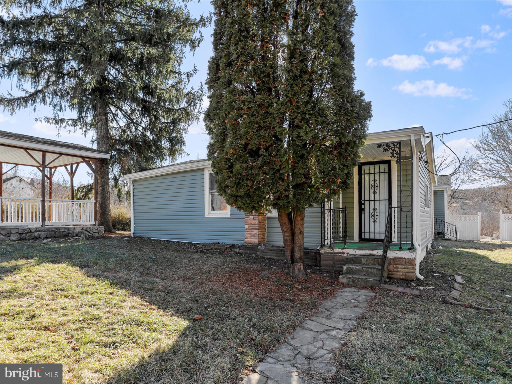 Newly renovated, spacious 3 bedroom, 2 bathroom rancher with river frontage on the Potomac! Walk out your backyard for great fishing and swimming! This updated home features a new roof, siding, HVAC, LVP flooring and lights throughout, all fresh paint and a brand new kitchen featuring quartz countertops and stainless steel appliances. Check this one out today! Close proximity to town but tucked on the outskirts!