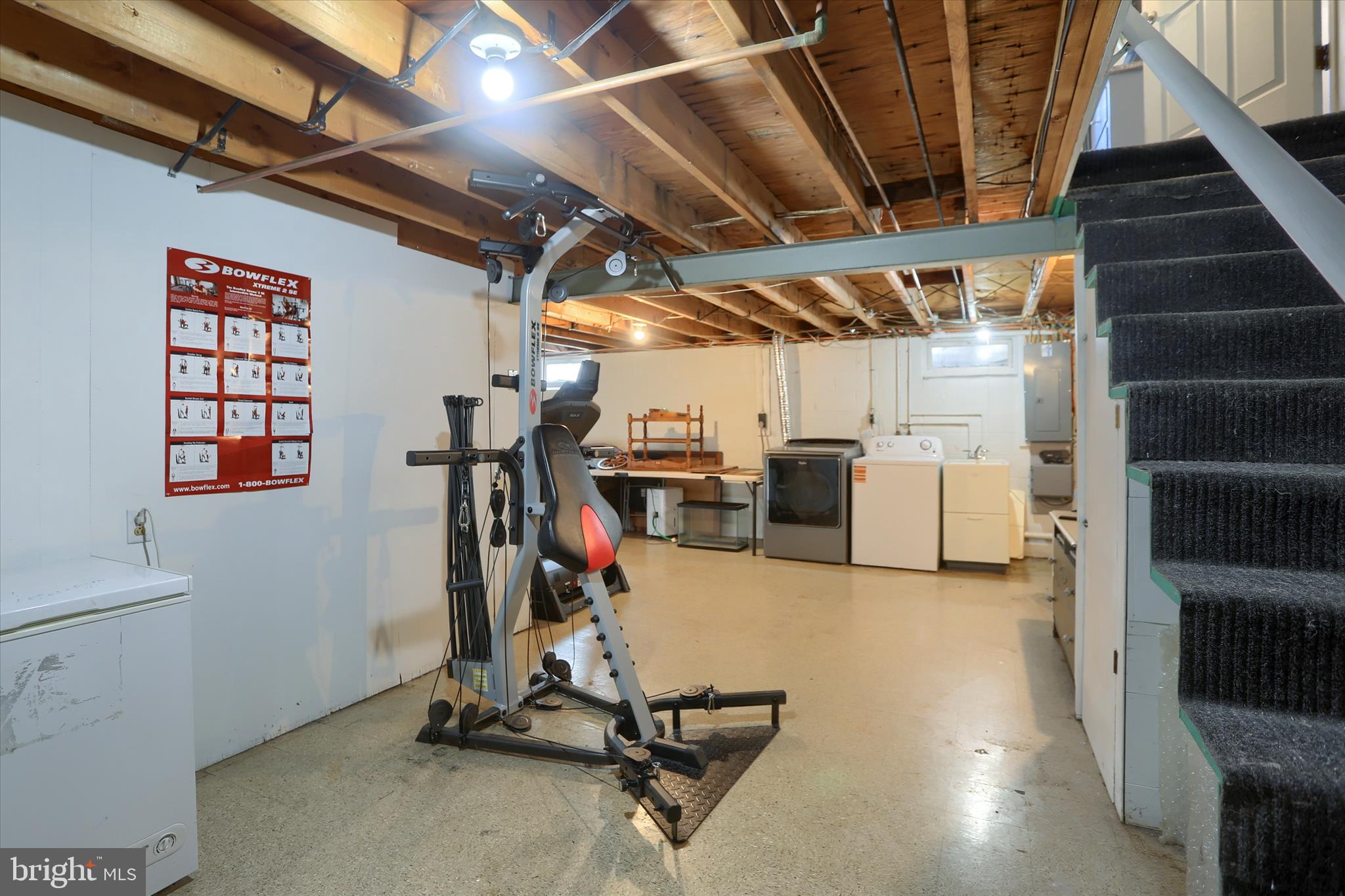 COUNTRY CLUB MANOR - Residential