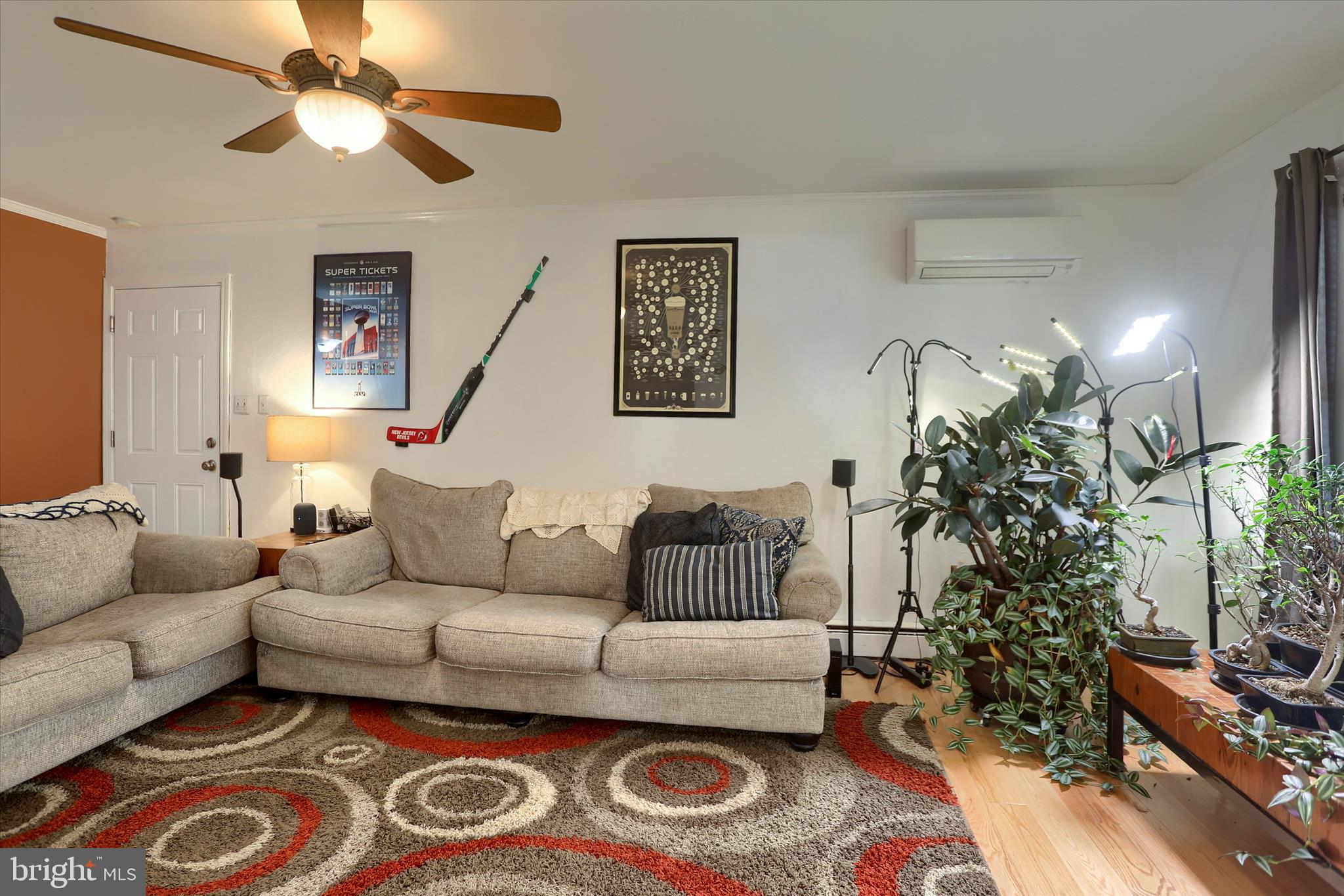 COUNTRY CLUB MANOR - Residential