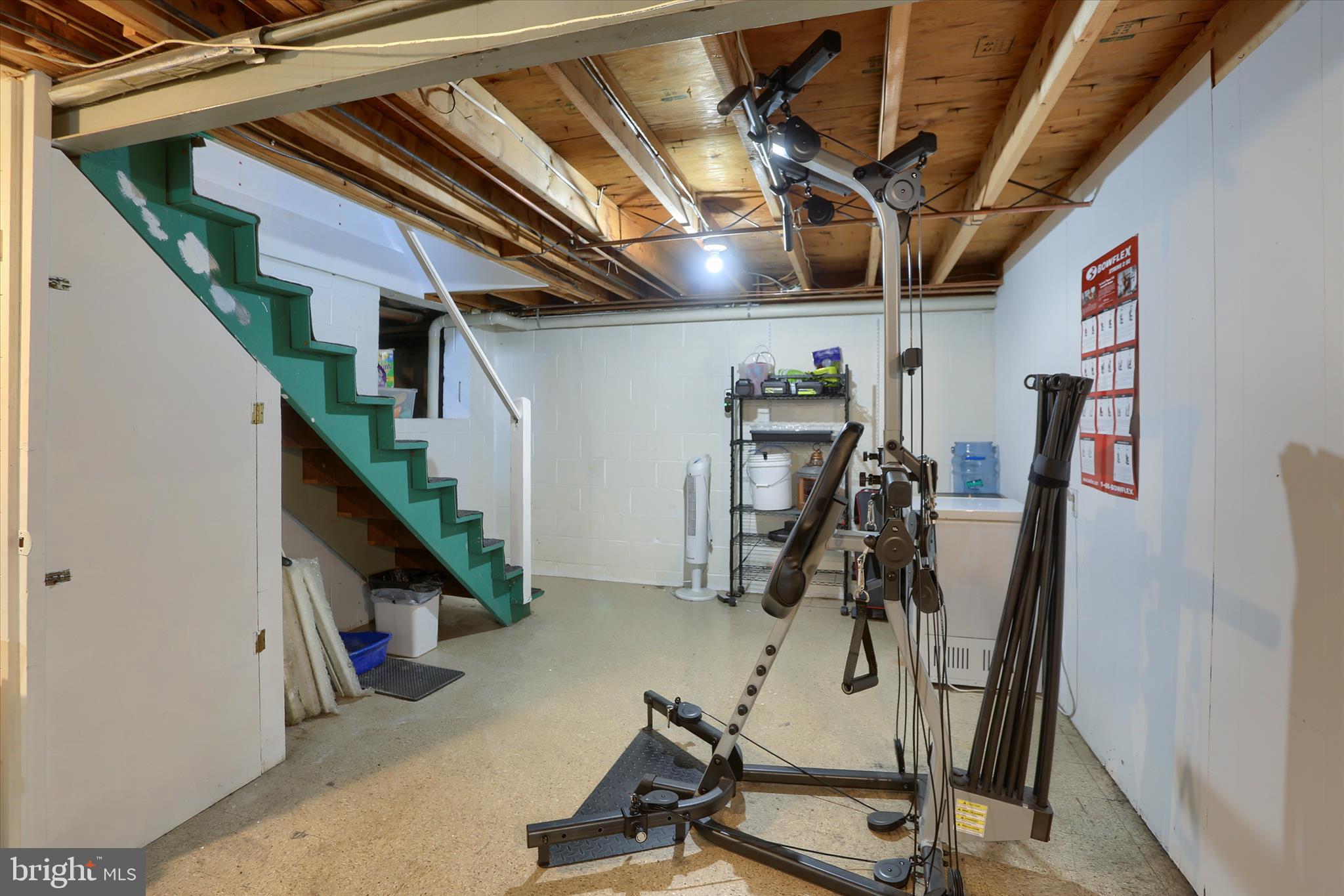 COUNTRY CLUB MANOR - Residential