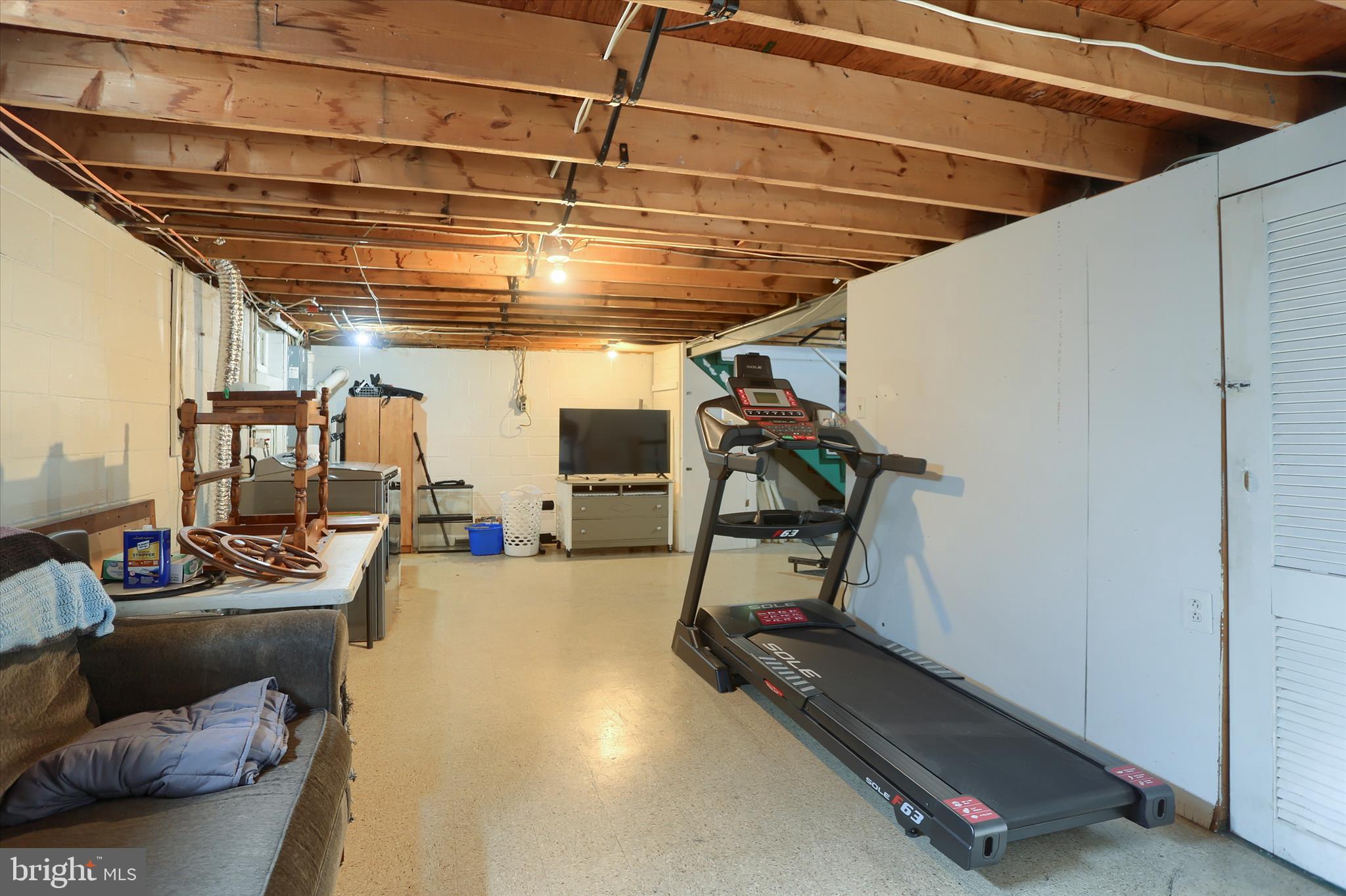 COUNTRY CLUB MANOR - Residential