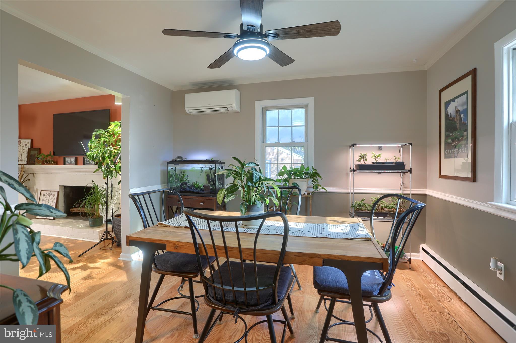 COUNTRY CLUB MANOR - Residential