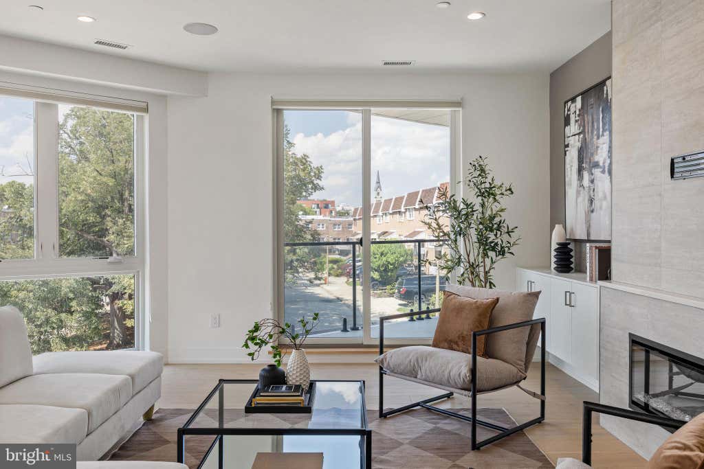 Photo of 527 Brown Street, PHILADELPHIA, PA 19123 (MLS # PAPH2641168)