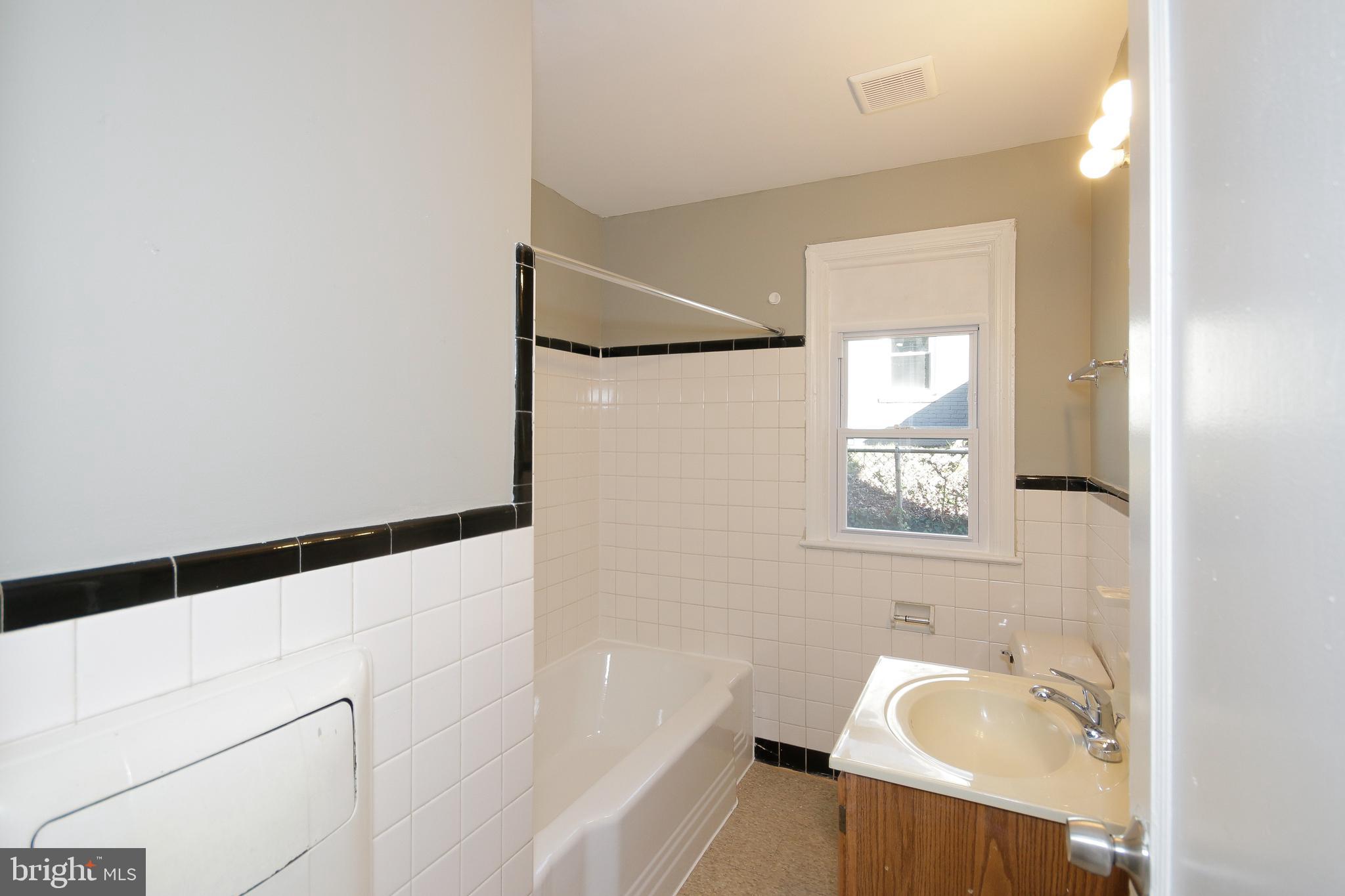 HYATTSVILLE - Residential