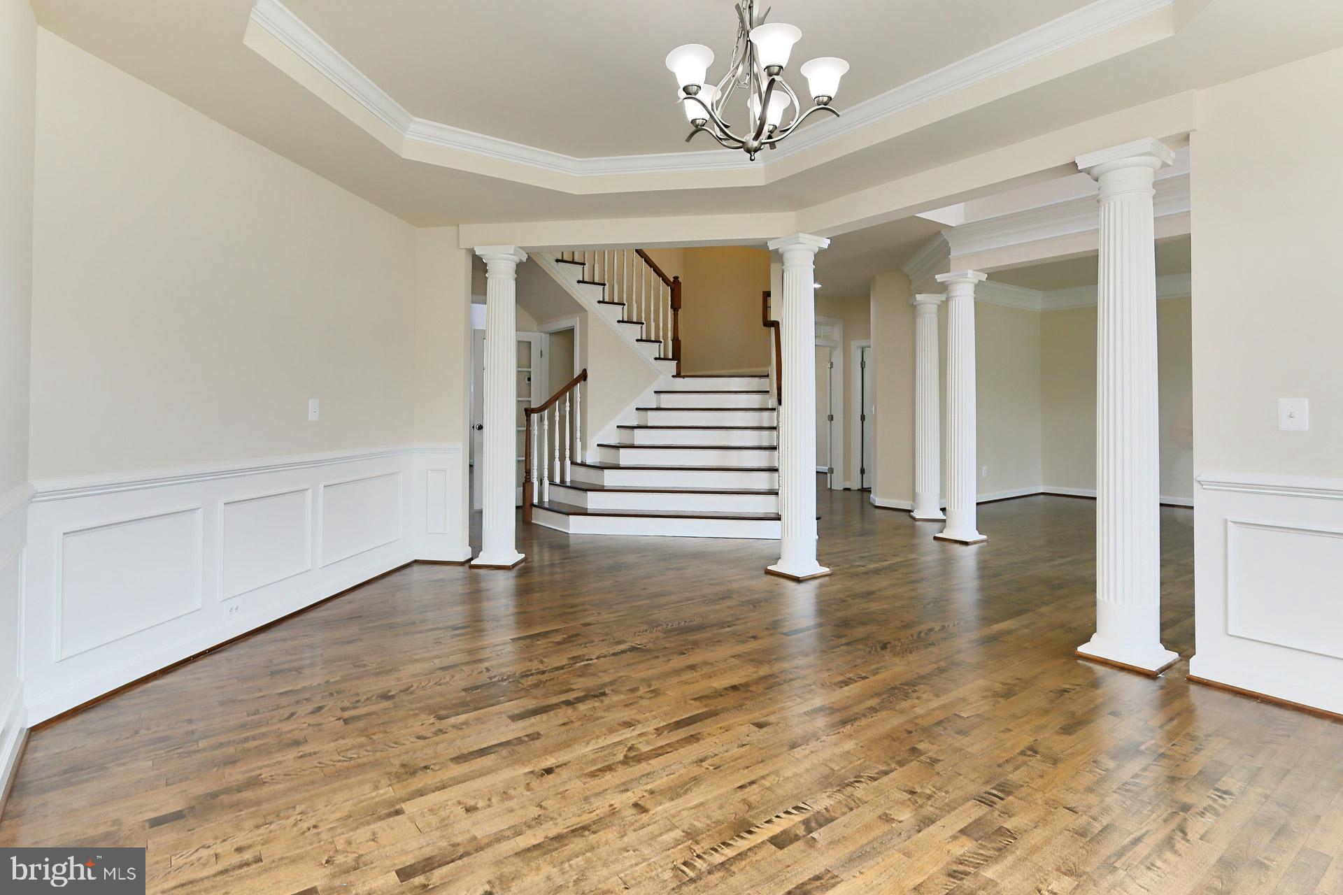 KENSINGTON MANOR - Residential