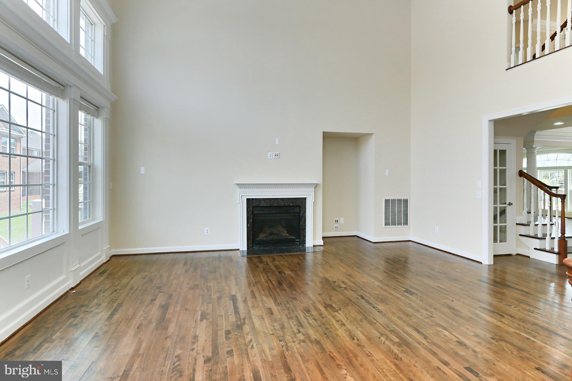 KENSINGTON MANOR - Residential