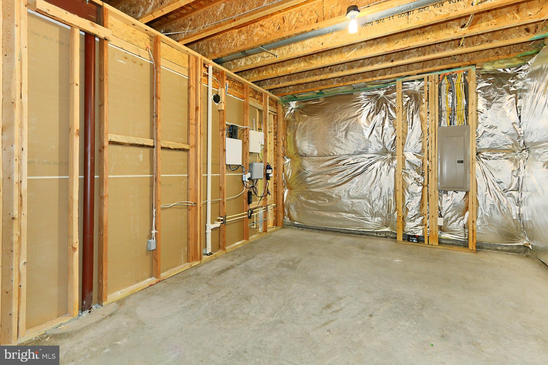 KENSINGTON MANOR - Residential