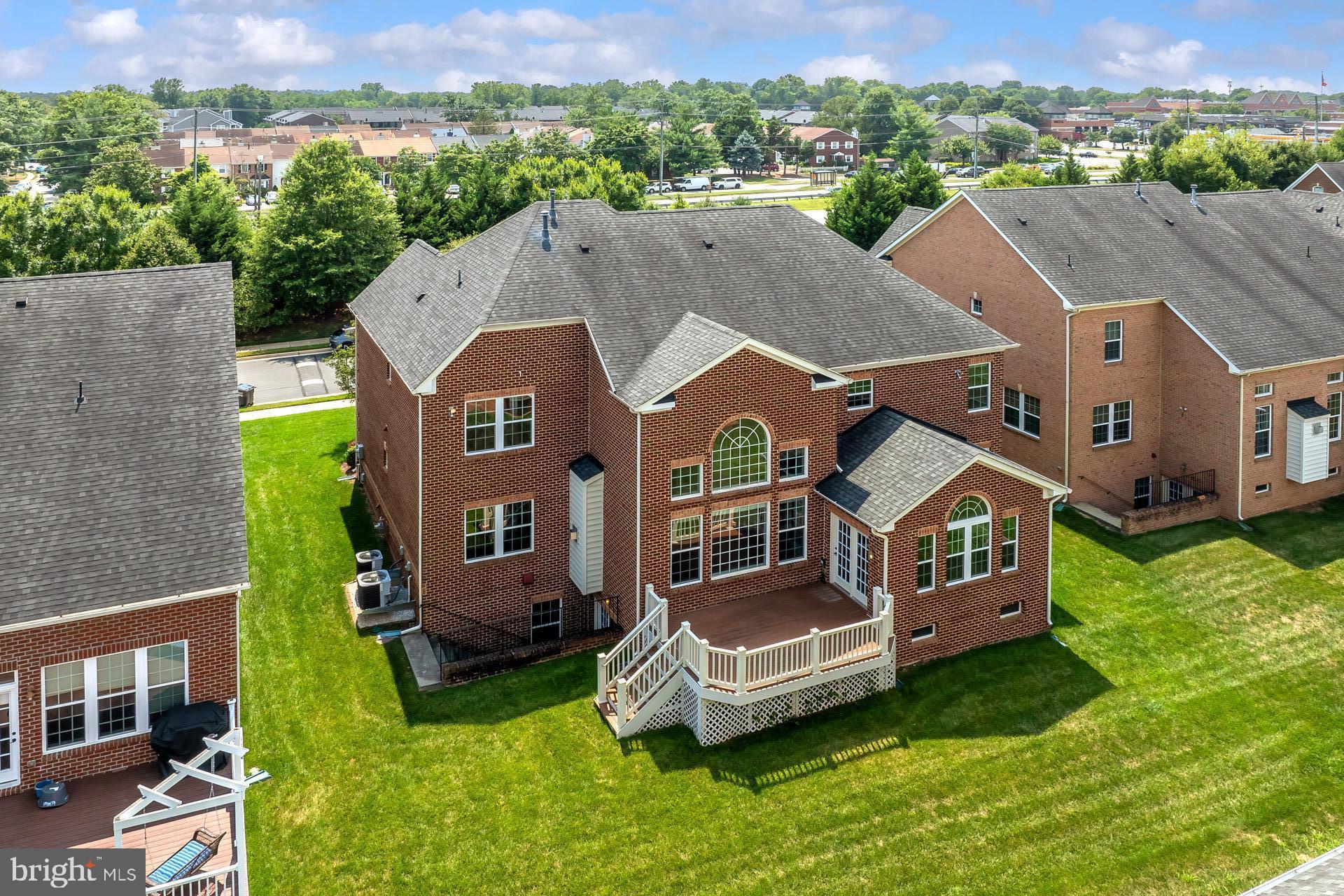 KENSINGTON MANOR - Residential