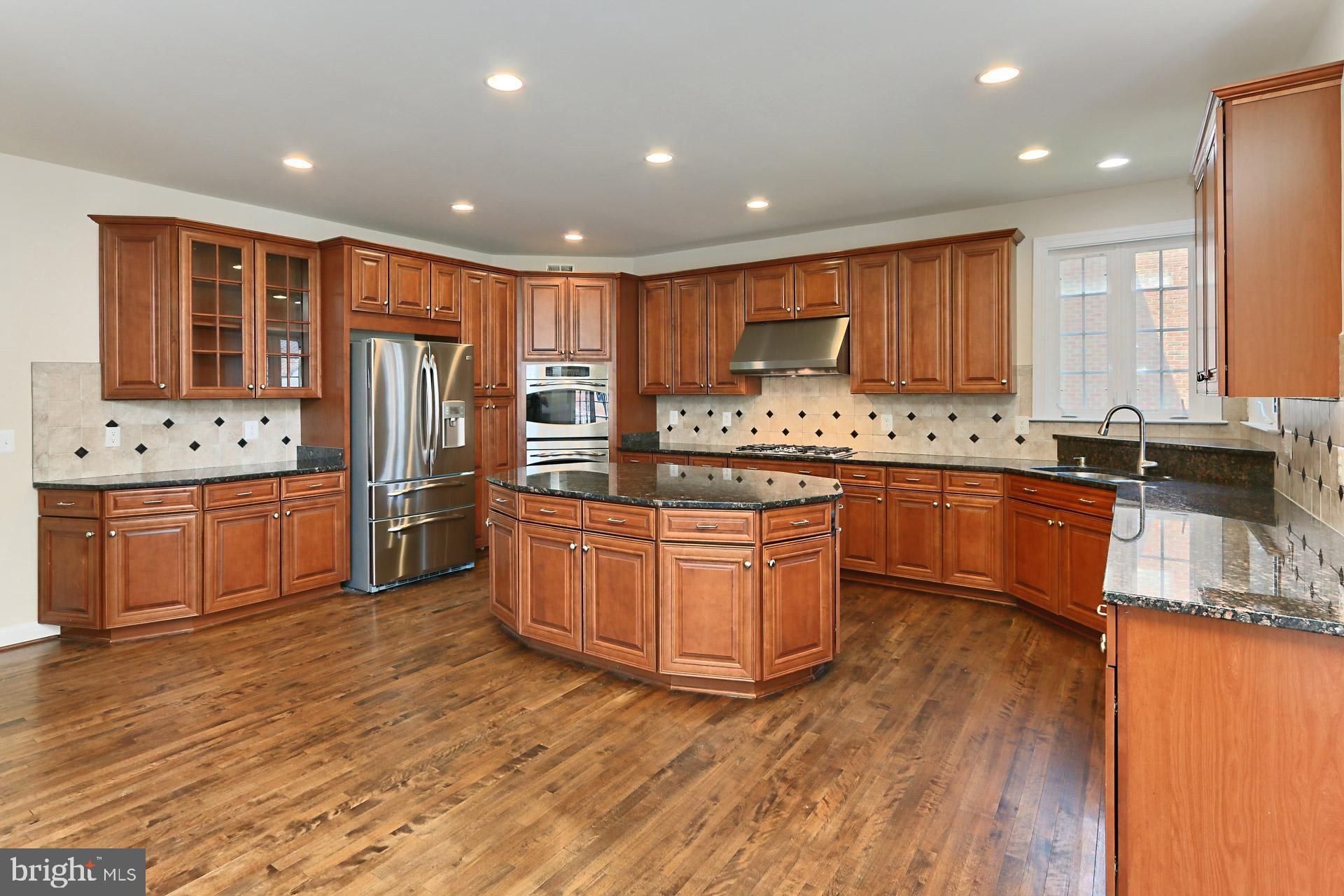 KENSINGTON MANOR - Residential