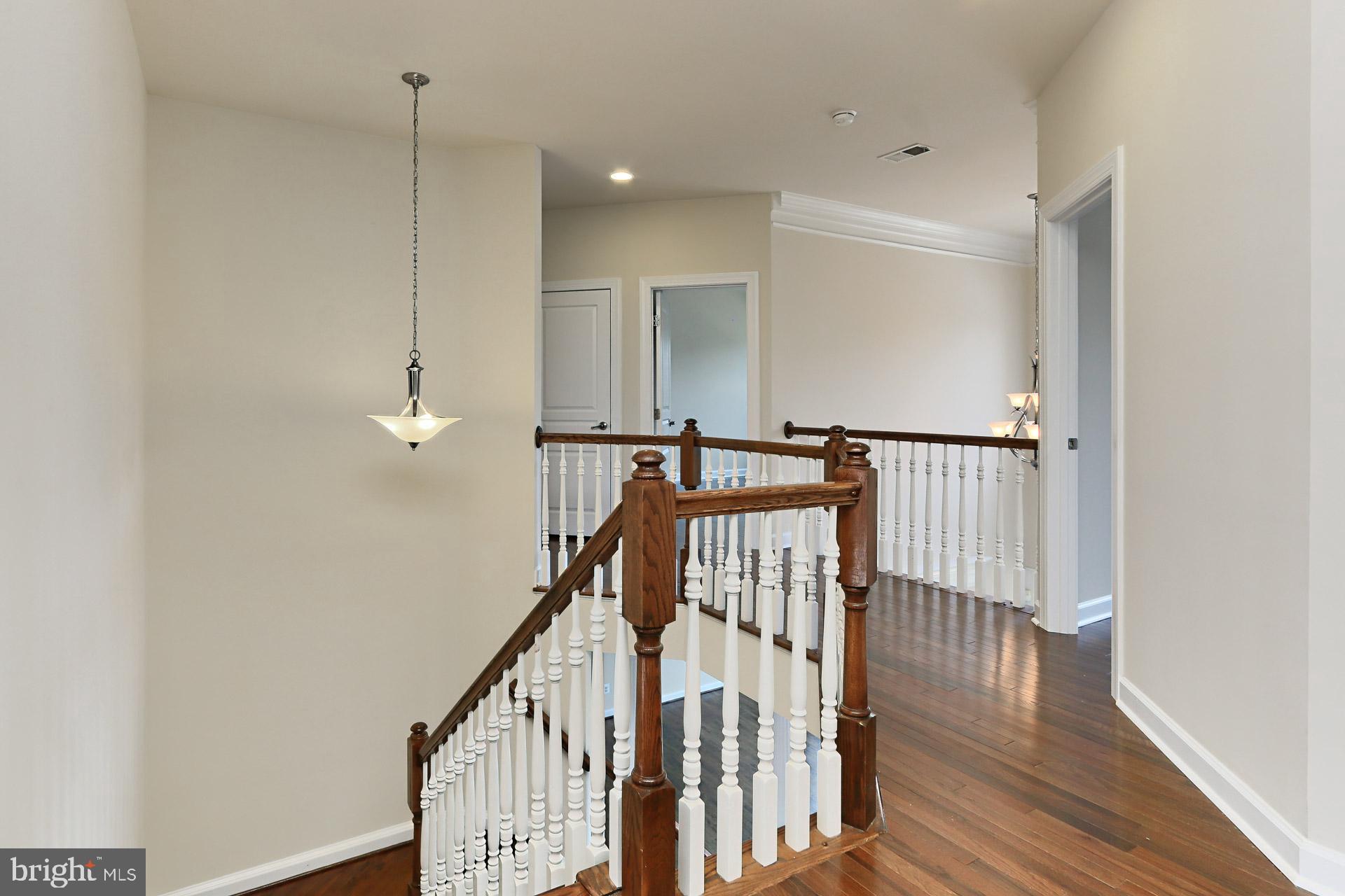 KENSINGTON MANOR - Residential