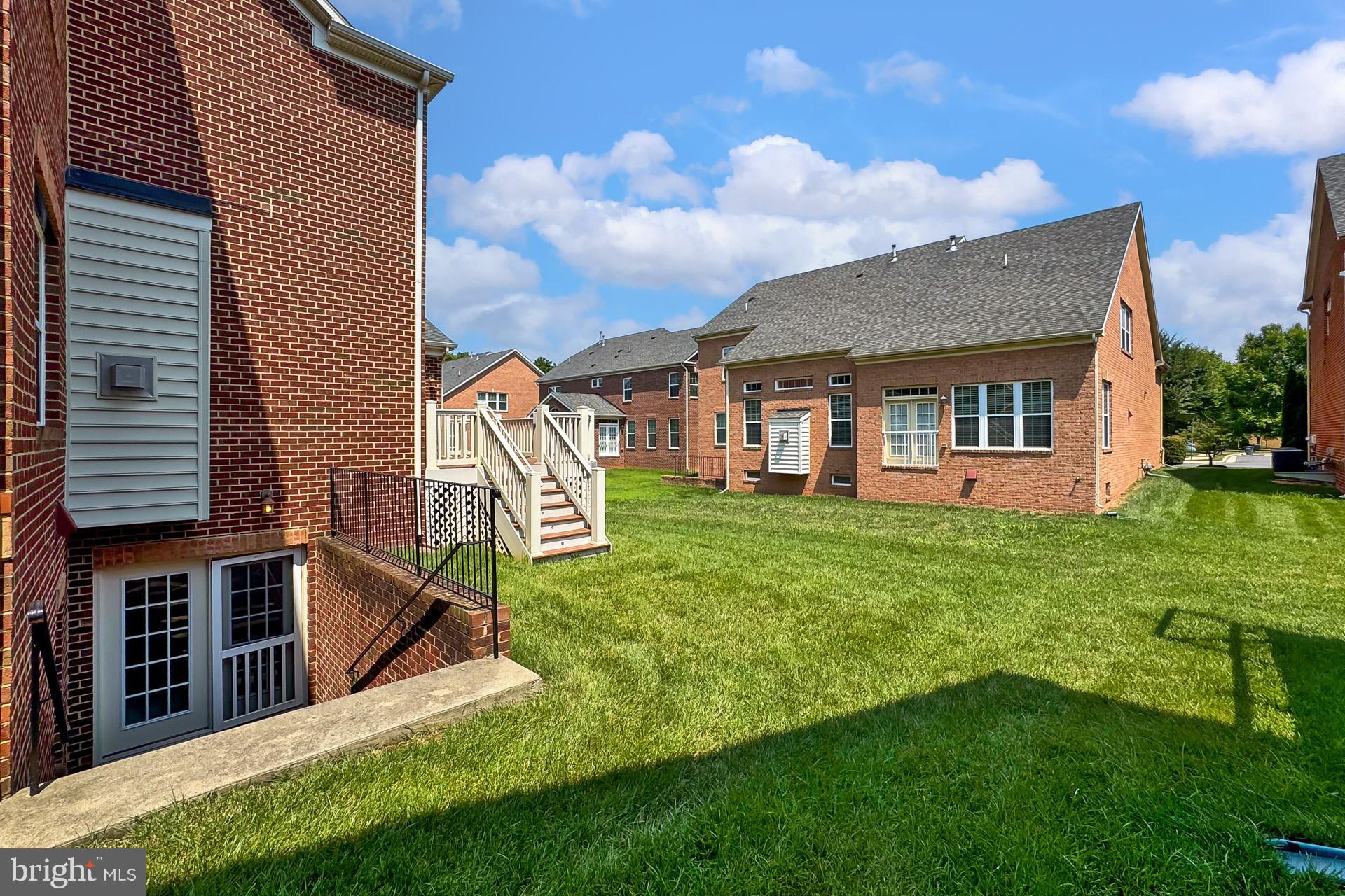 KENSINGTON MANOR - Residential