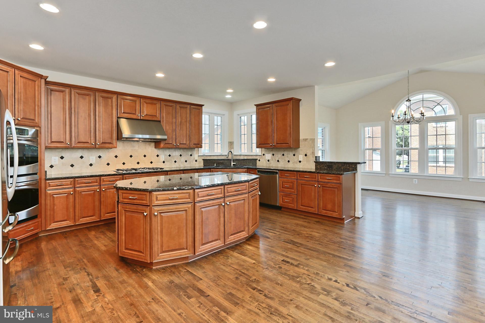 KENSINGTON MANOR - Residential