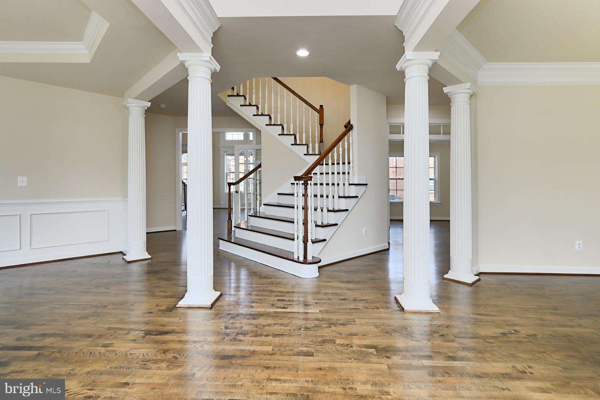 KENSINGTON MANOR - Residential