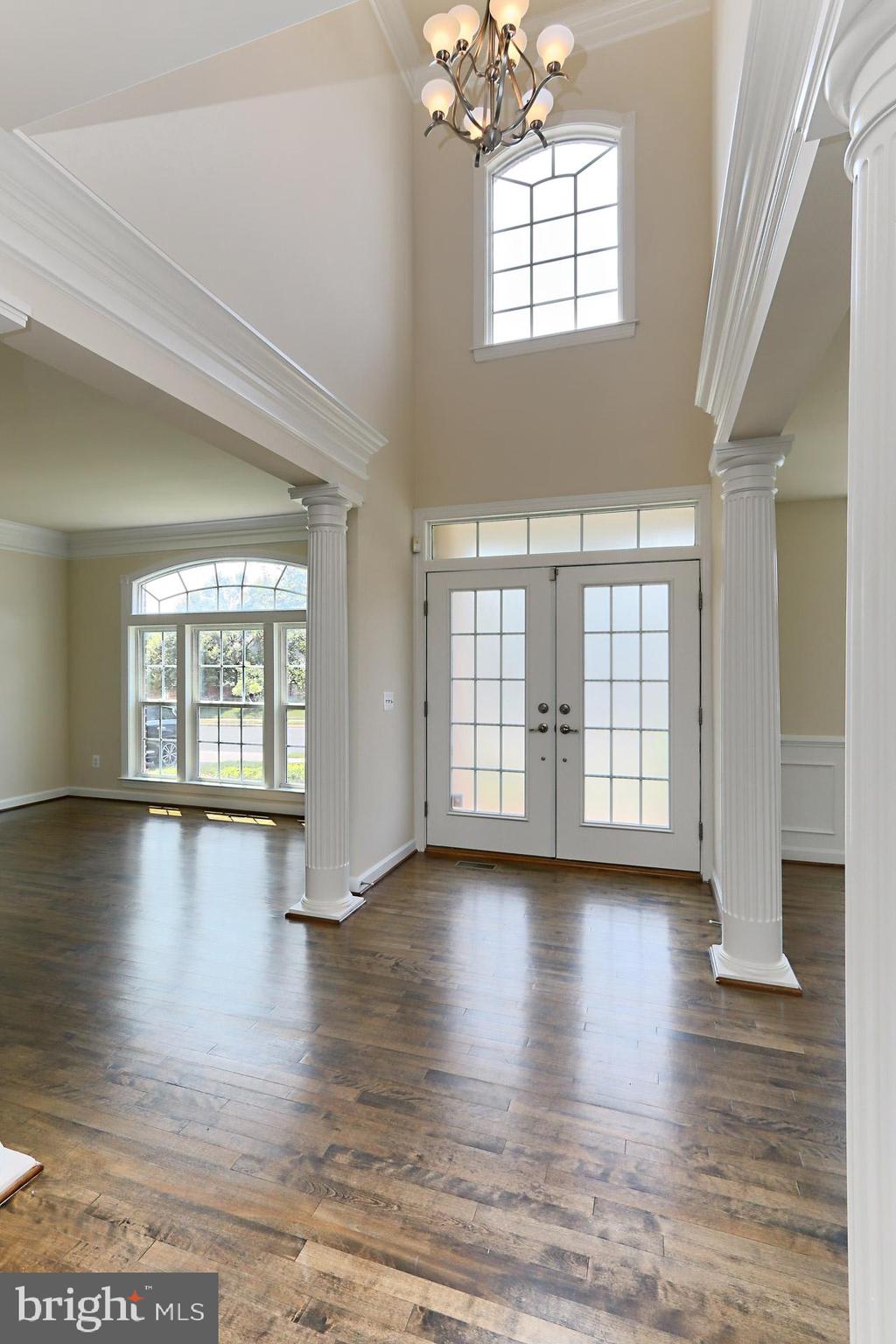 KENSINGTON MANOR - Residential