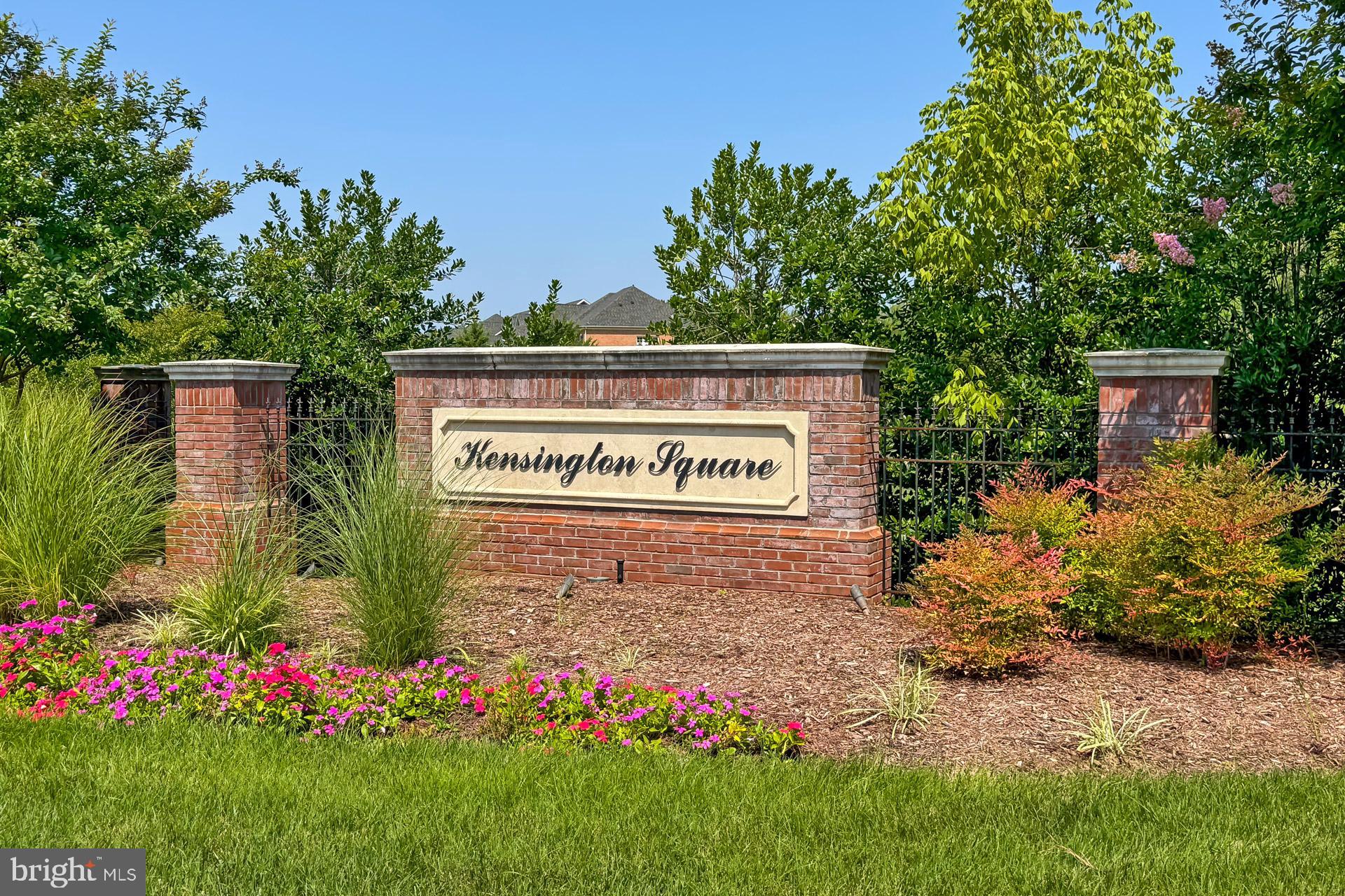 KENSINGTON MANOR - Residential