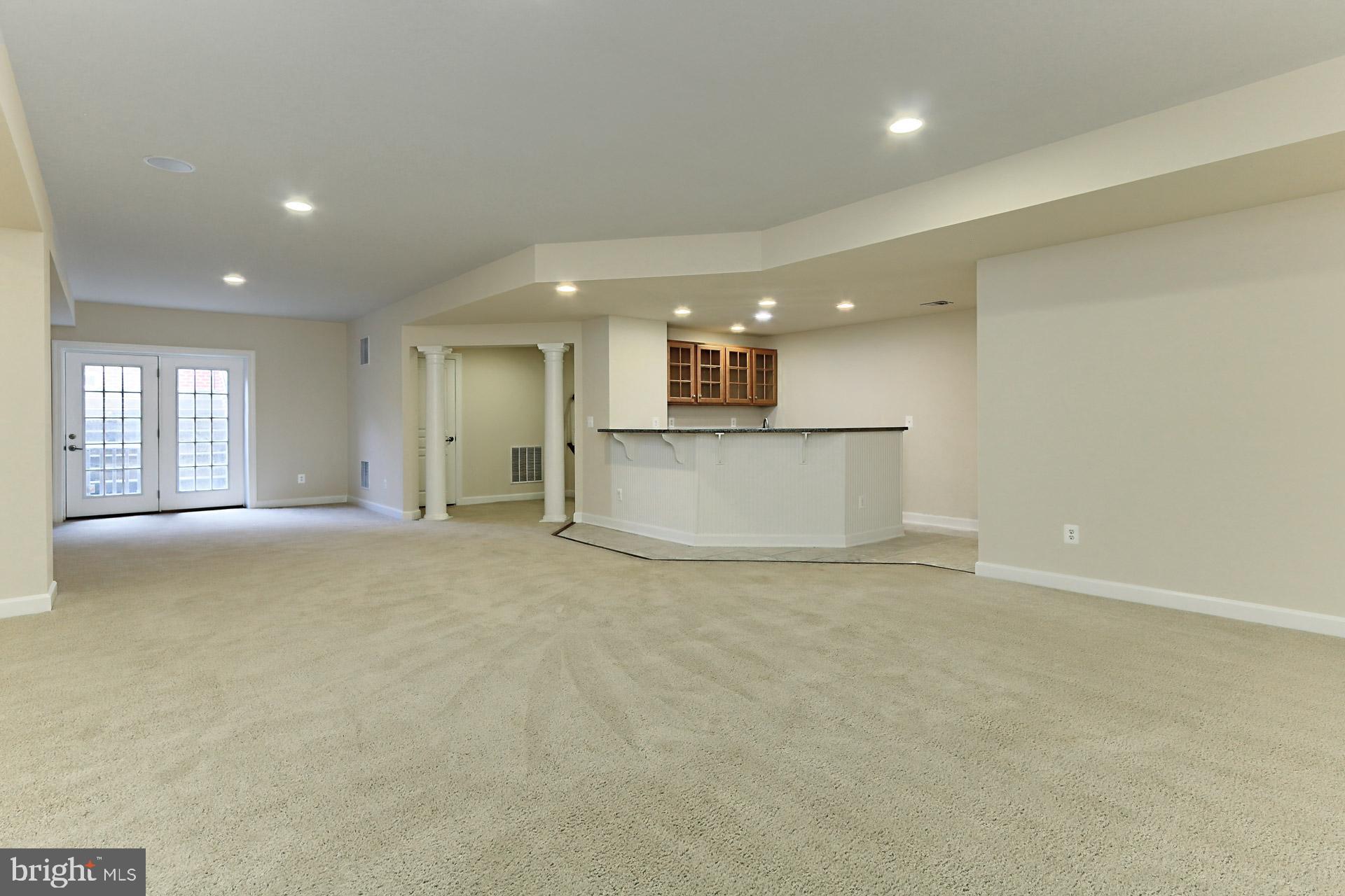 KENSINGTON MANOR - Residential