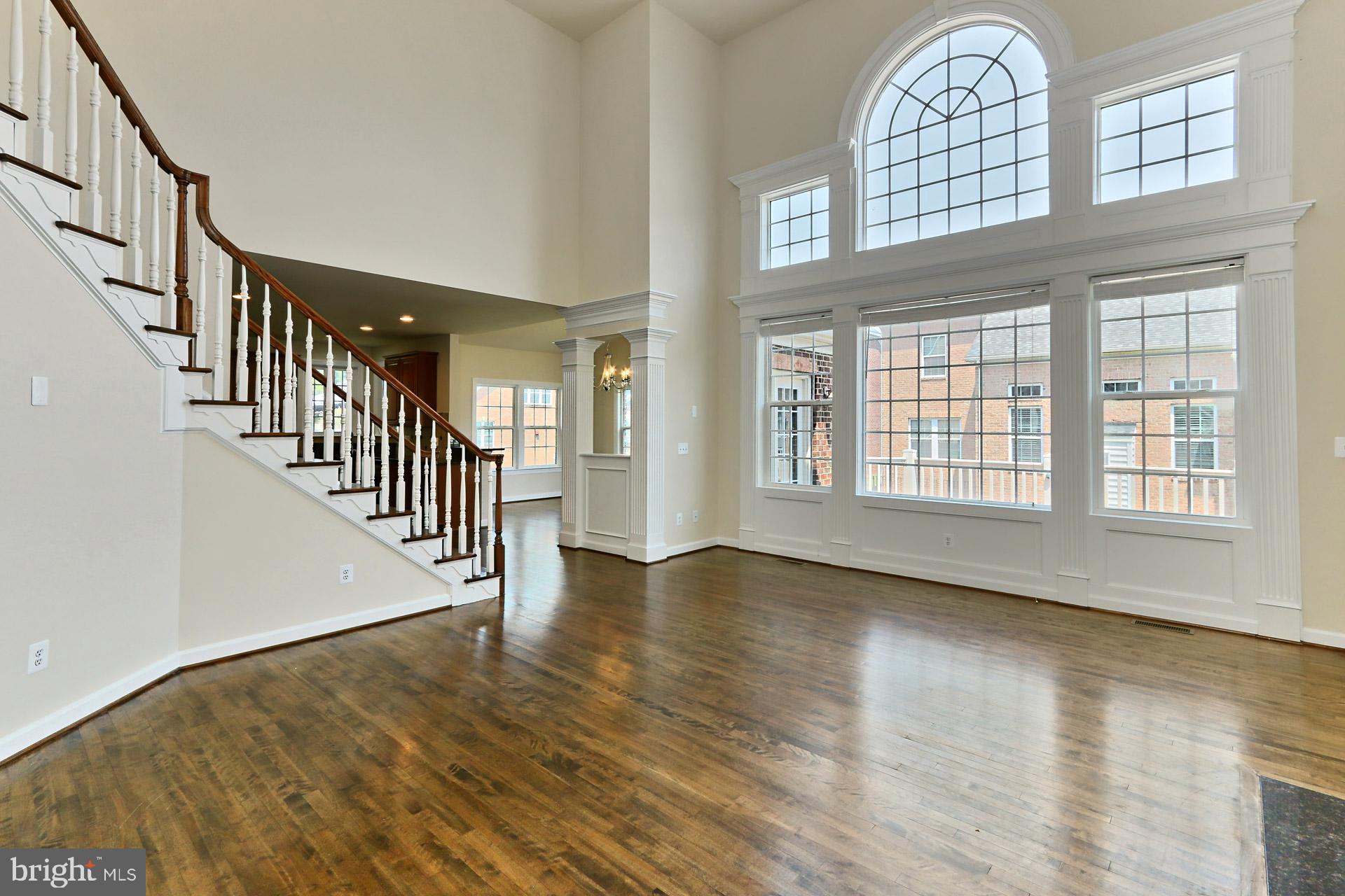 KENSINGTON MANOR - Residential