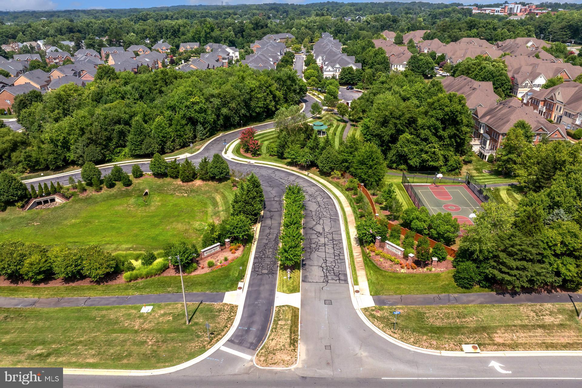 KENSINGTON MANOR - Residential