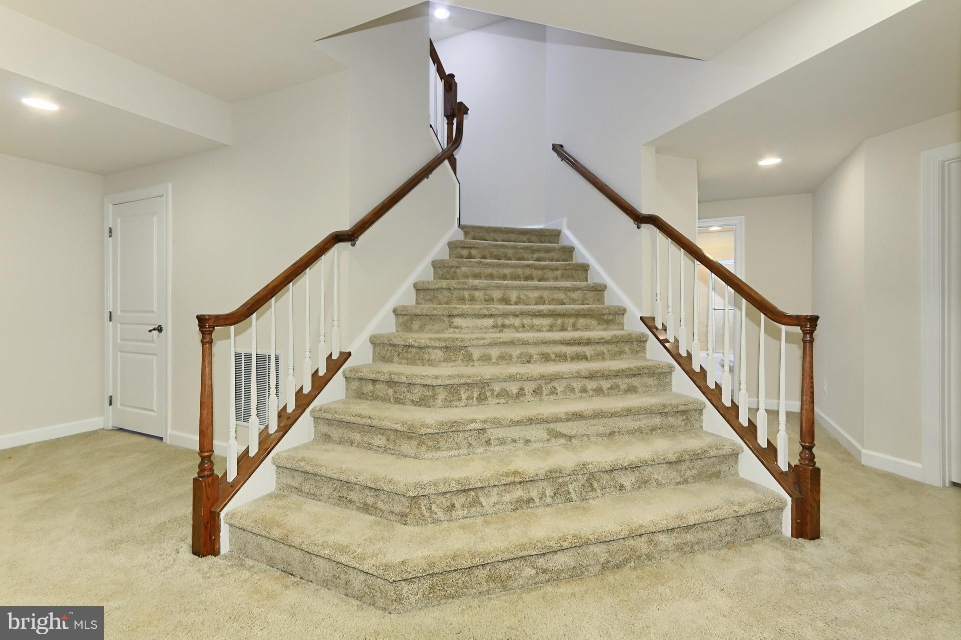 KENSINGTON MANOR - Residential