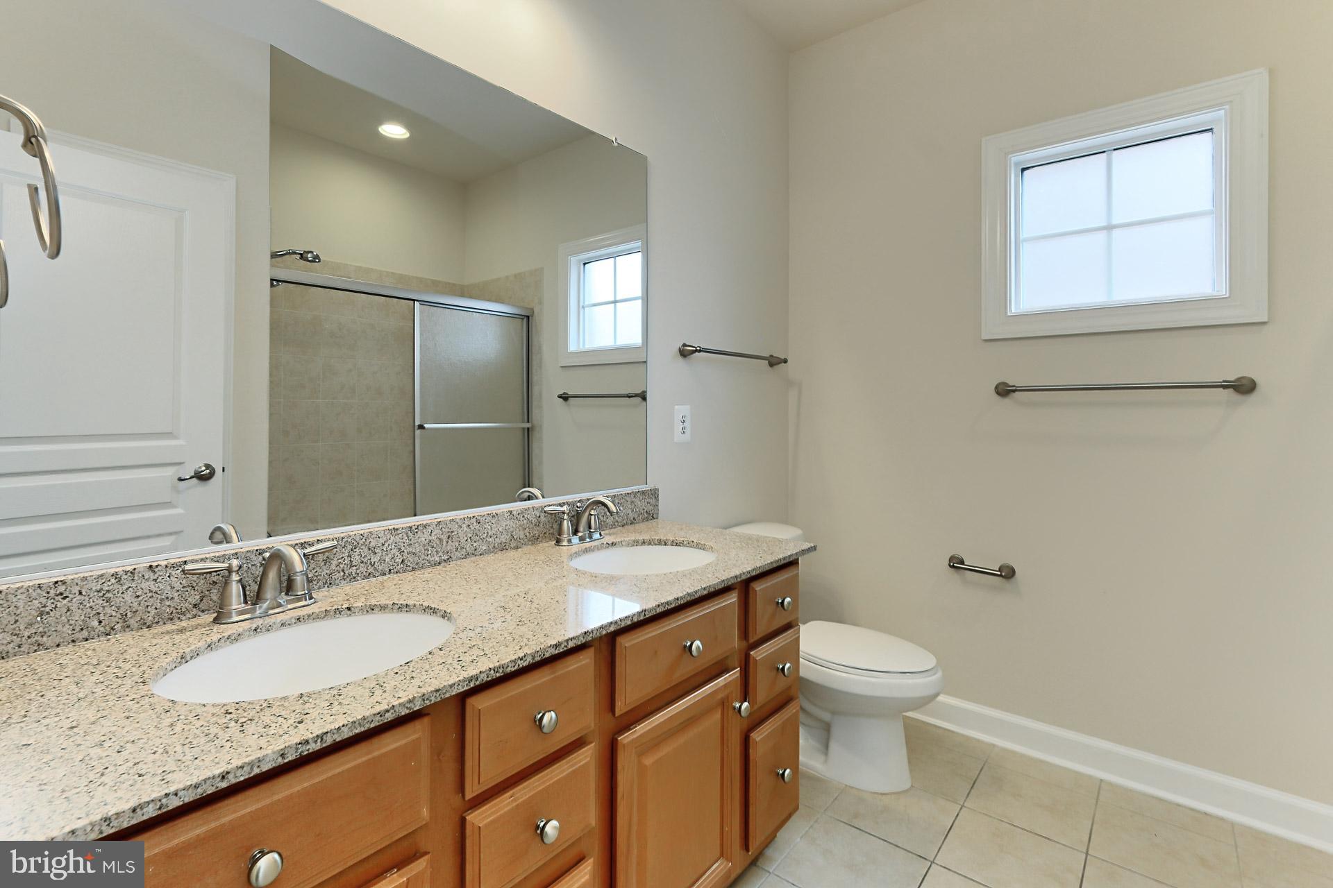 KENSINGTON MANOR - Residential