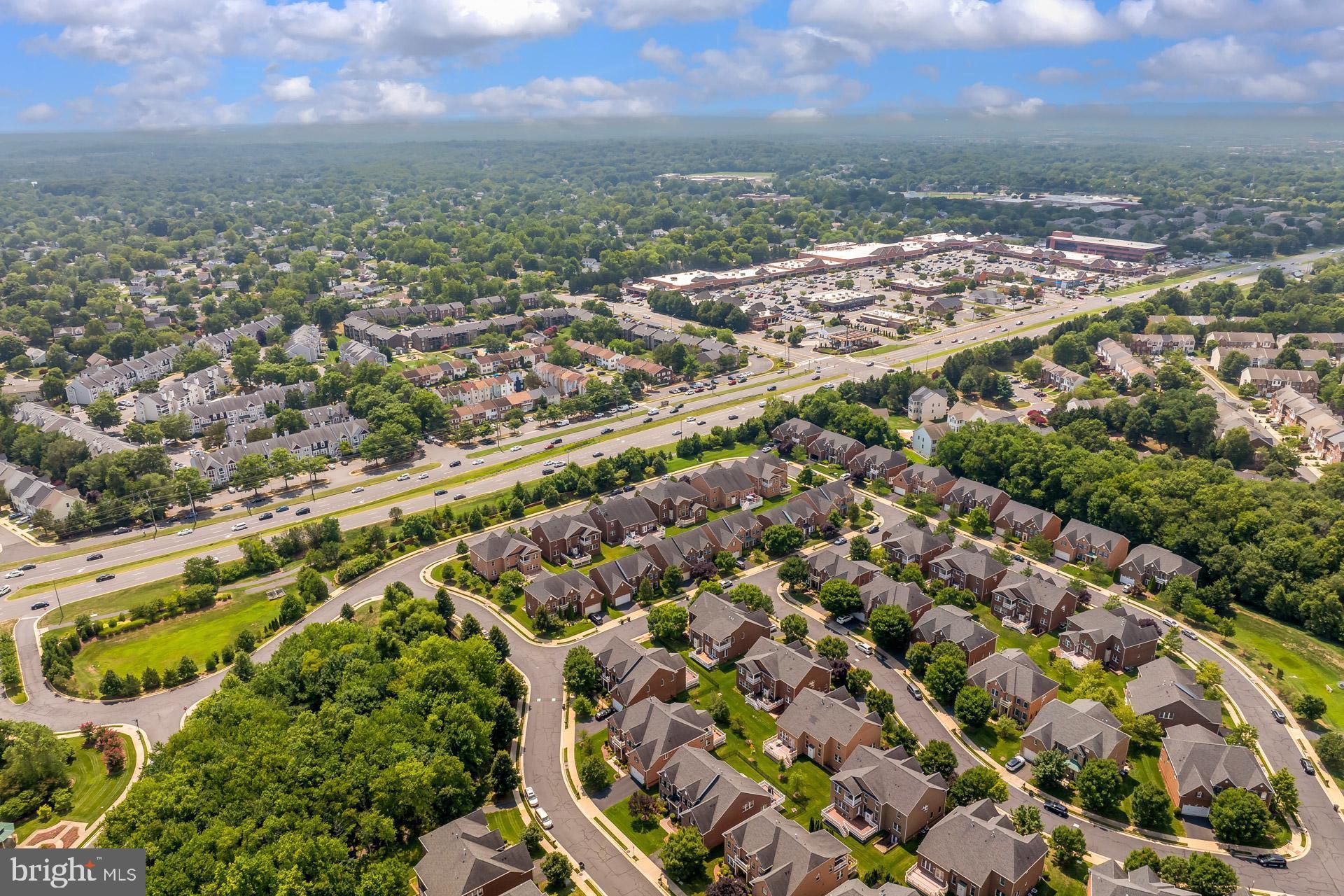 KENSINGTON MANOR - Residential
