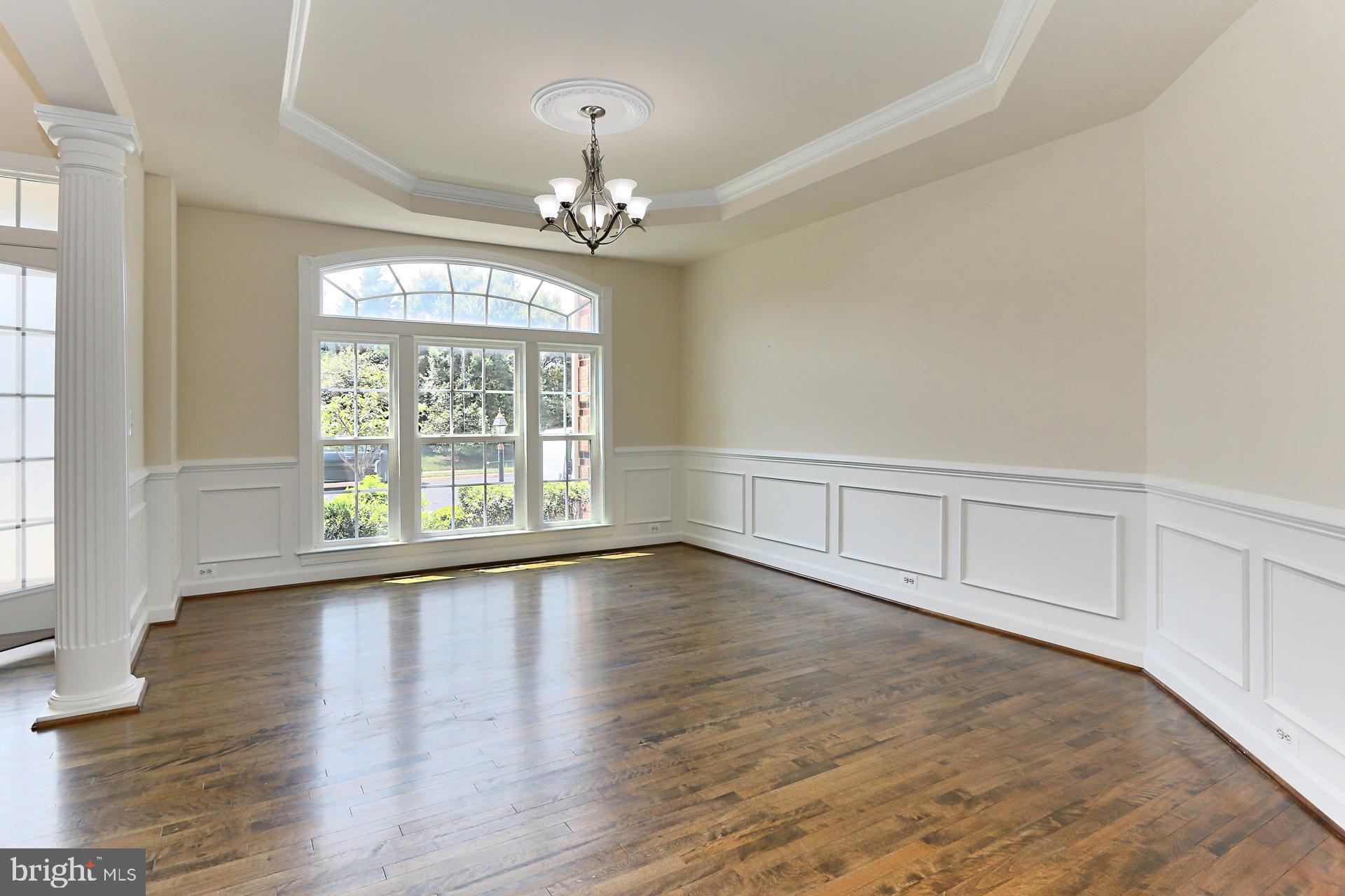 KENSINGTON MANOR - Residential