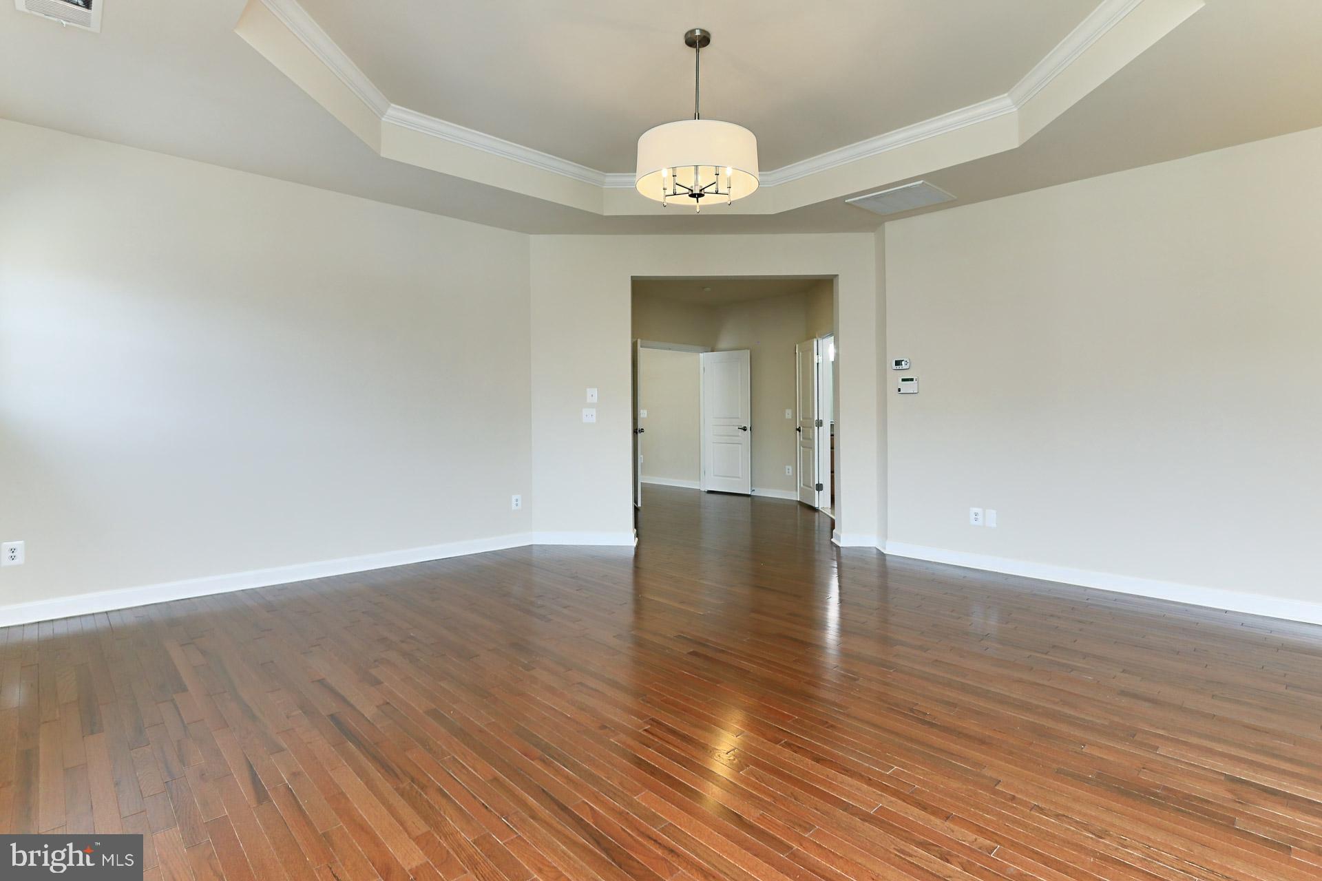 KENSINGTON MANOR - Residential