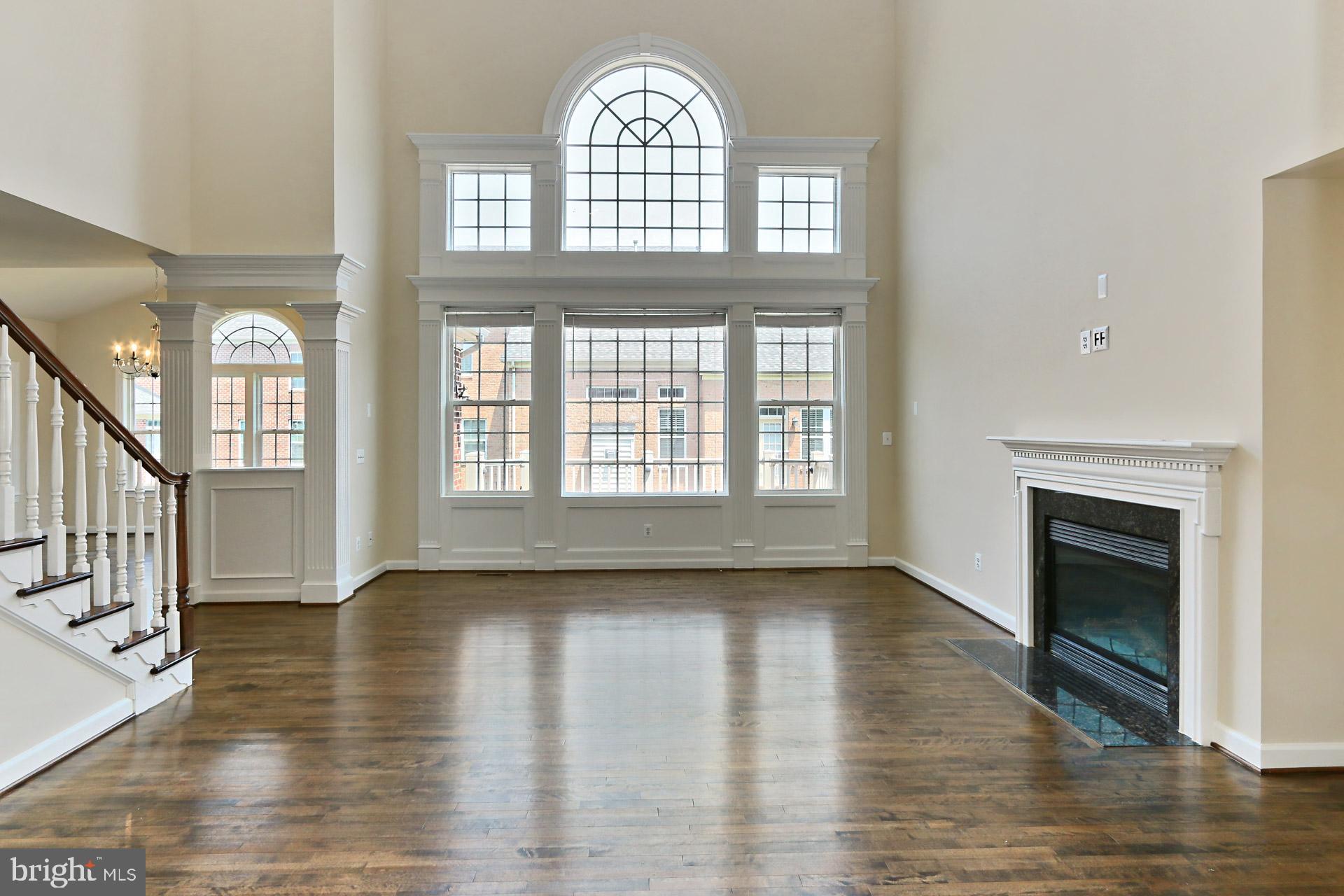 KENSINGTON MANOR - Residential