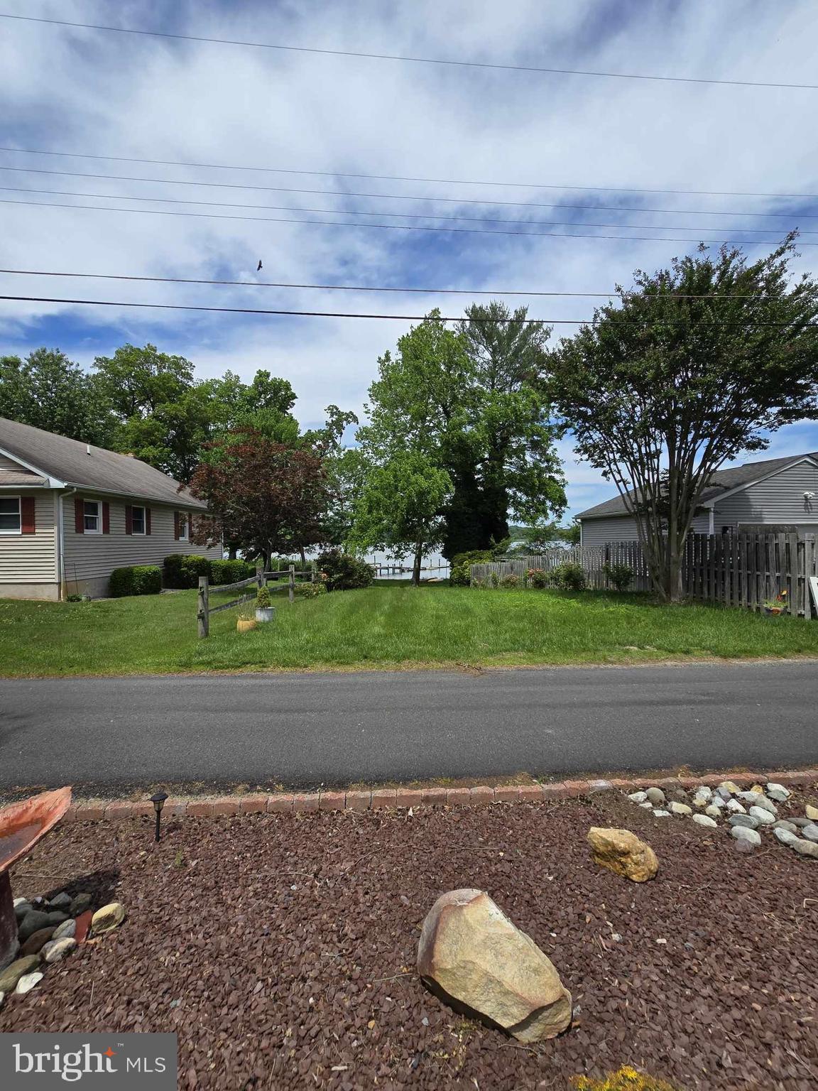 24 FERRY POINT LANE