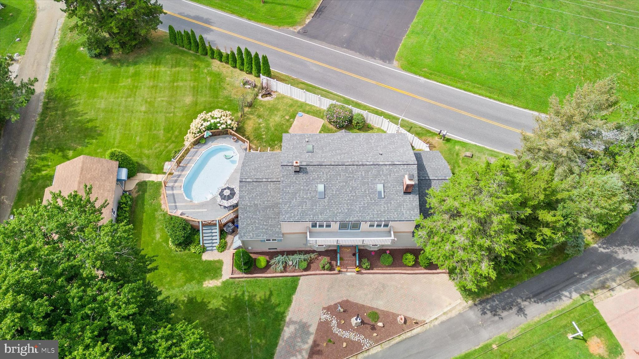 24 FERRY POINT LANE