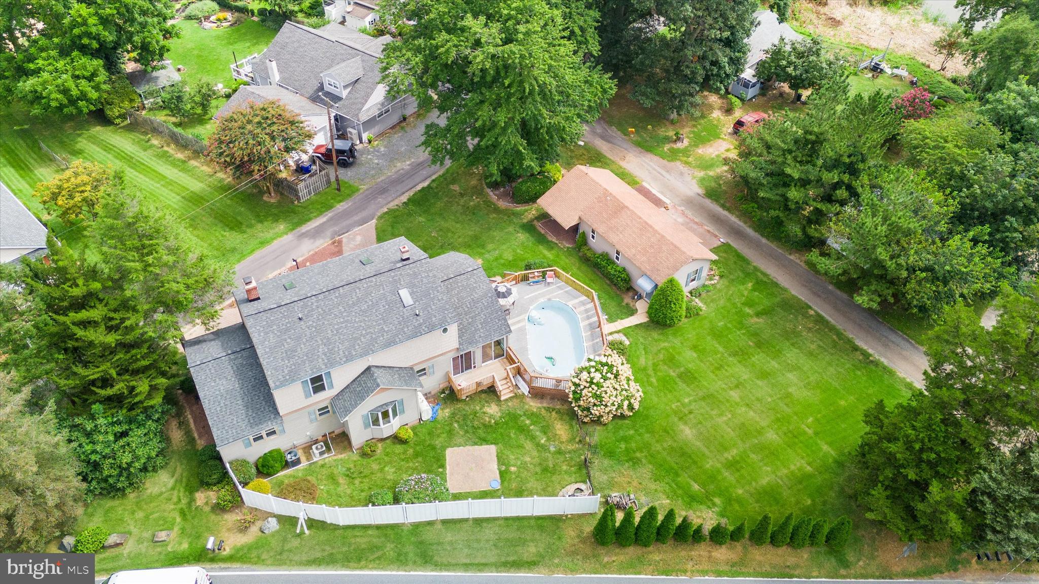 24 FERRY POINT LANE