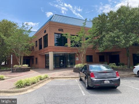 Photo of 601 Post Office Road #2D, WALDORF, MD 20602 (MLS # MDCH2059936)
