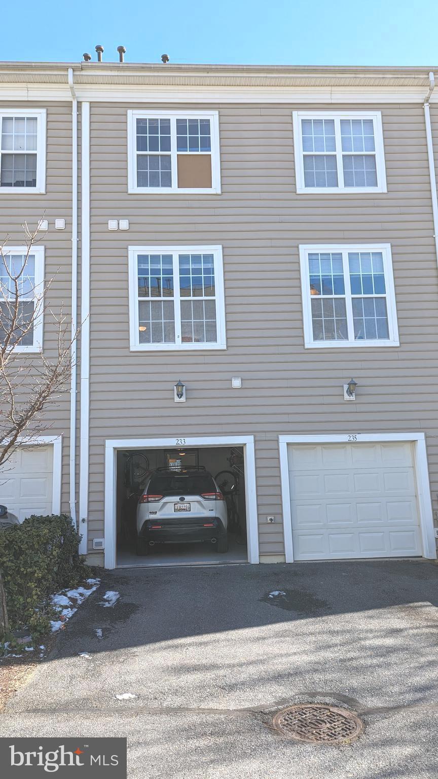 KING FARM - Residential Lease