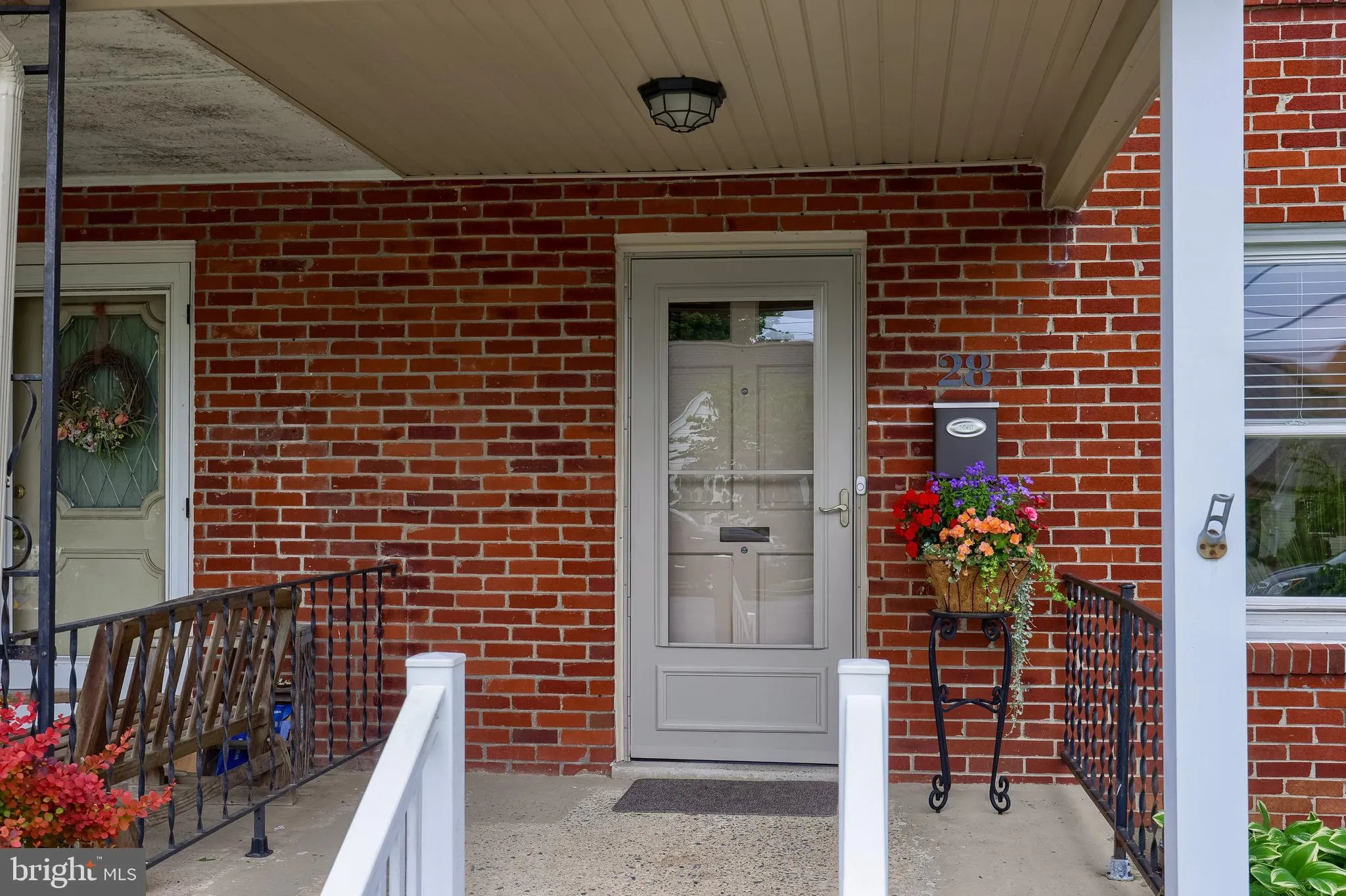 Manheim, Pennsylvania 17545, United States, 3 Bedrooms Bedrooms, ,1 BathroomBathrooms,Residential,Pending,143998